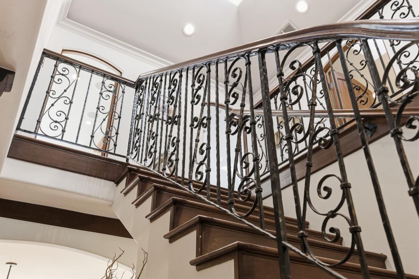 Detail Gallery Image 43 of 56 For 926 Rosewood Ave, San Carlos,  CA 94070 - 4 Beds | 2/1 Baths