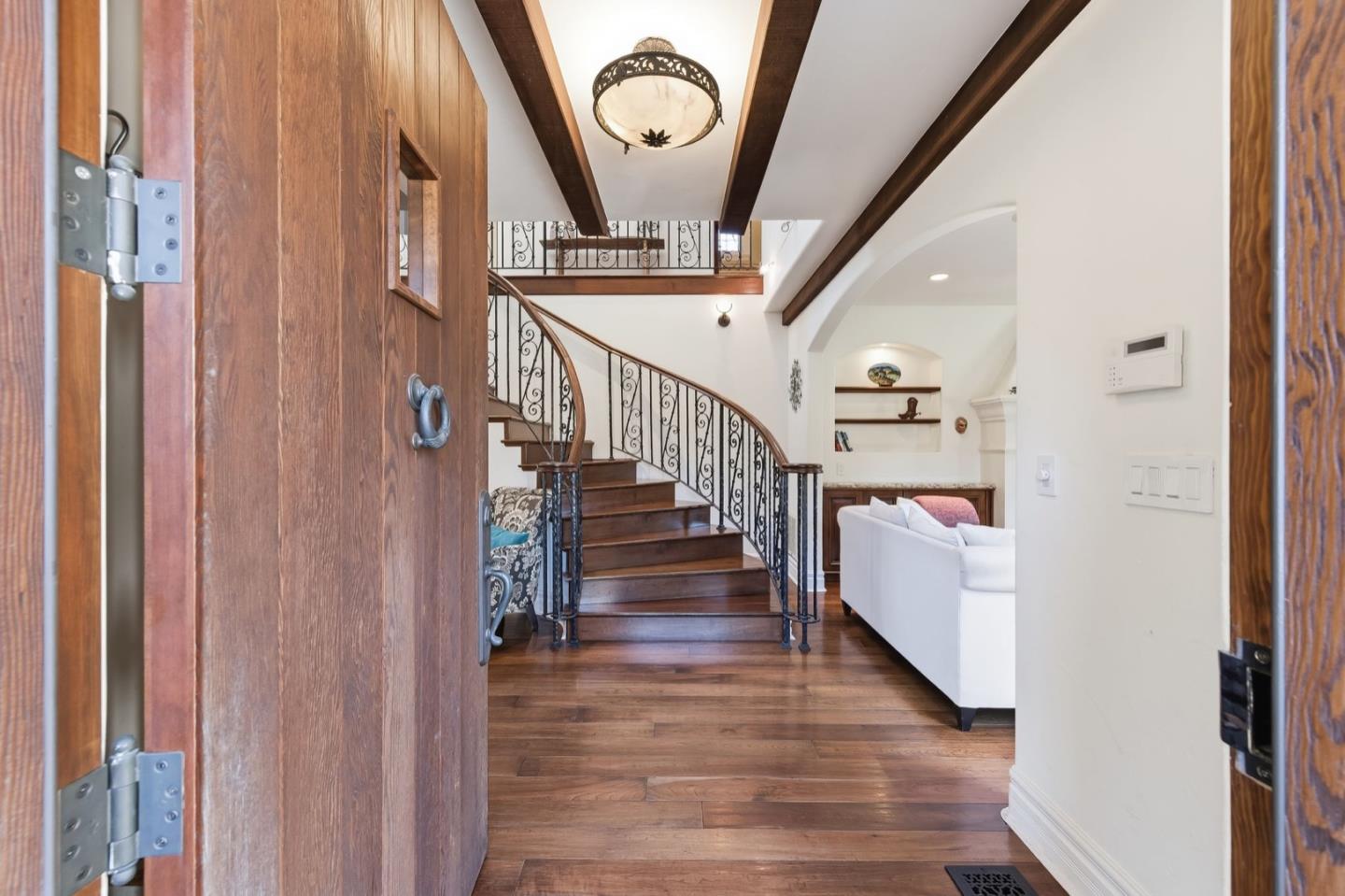 Detail Gallery Image 9 of 56 For 926 Rosewood Ave, San Carlos,  CA 94070 - 4 Beds | 2/1 Baths