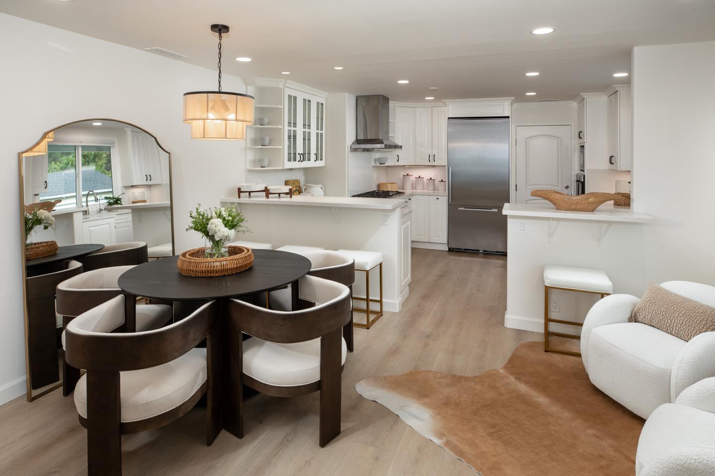 Detail Gallery Image 4 of 12 For 2036 Barney Ave, Menlo Park,  CA 94025 - 3 Beds | 1 Baths