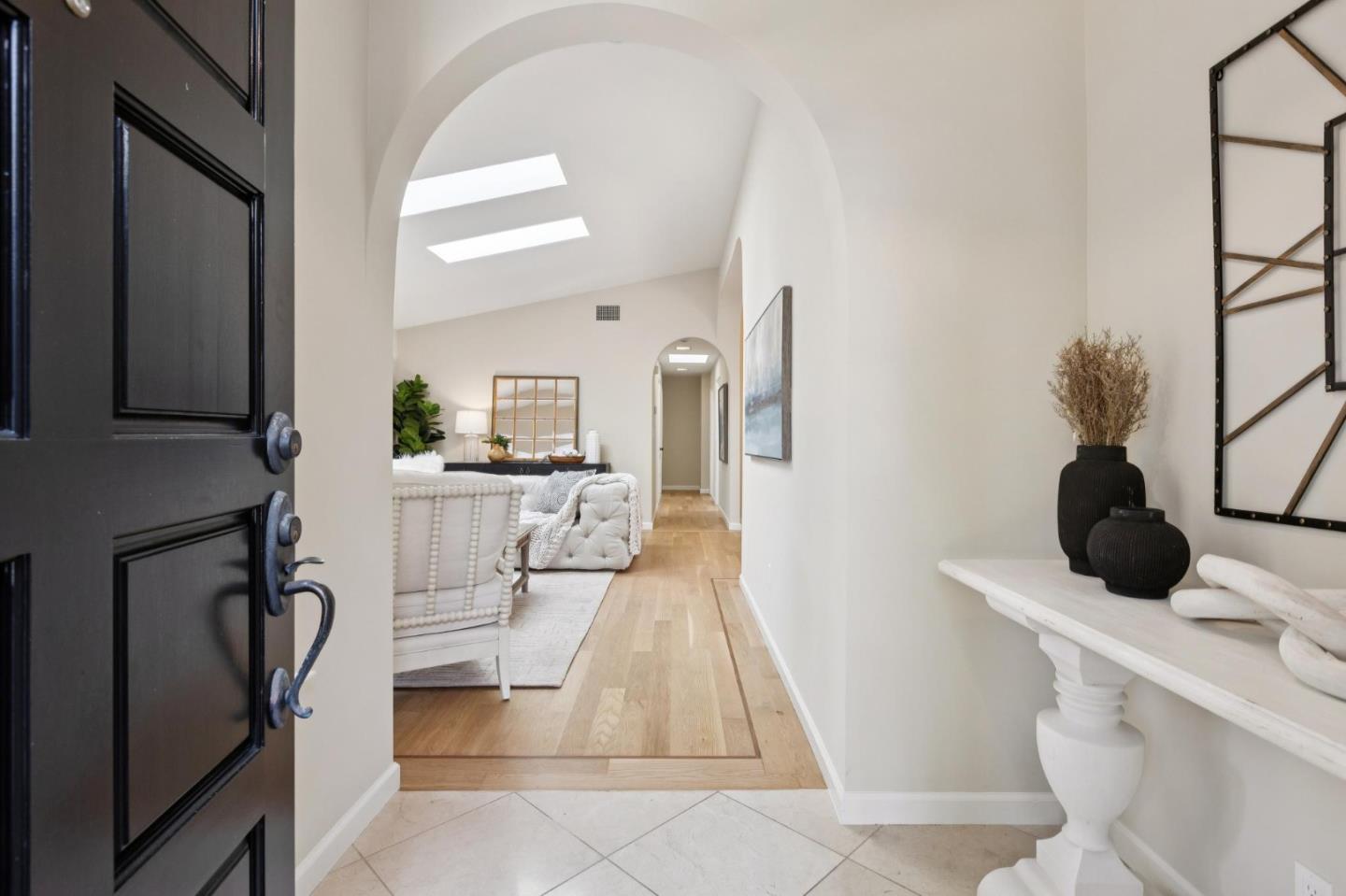 Detail Gallery Image 3 of 76 For 1112 Crescent St, Montara,  CA 94037 - 3 Beds | 2 Baths