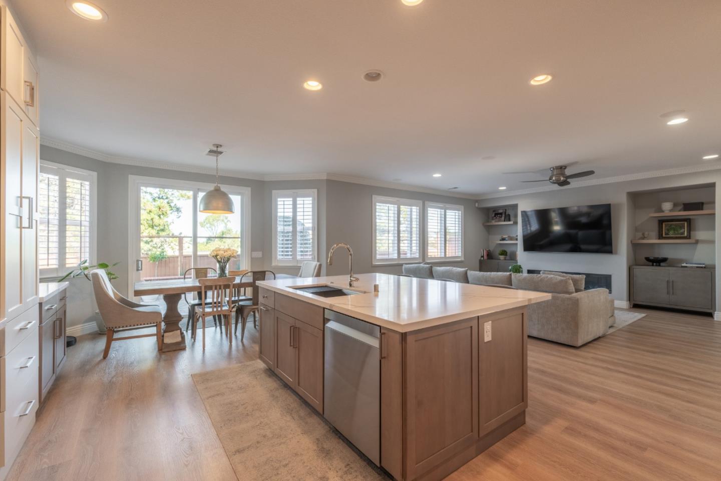 Detail Gallery Image 11 of 47 For 4460 Ocean Heights Ct, Seaside,  CA 93955 - 5 Beds | 3 Baths