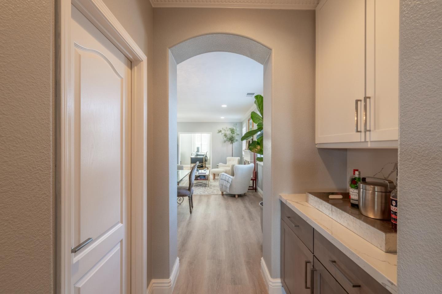 Detail Gallery Image 13 of 47 For 4460 Ocean Heights Ct, Seaside,  CA 93955 - 5 Beds | 3 Baths