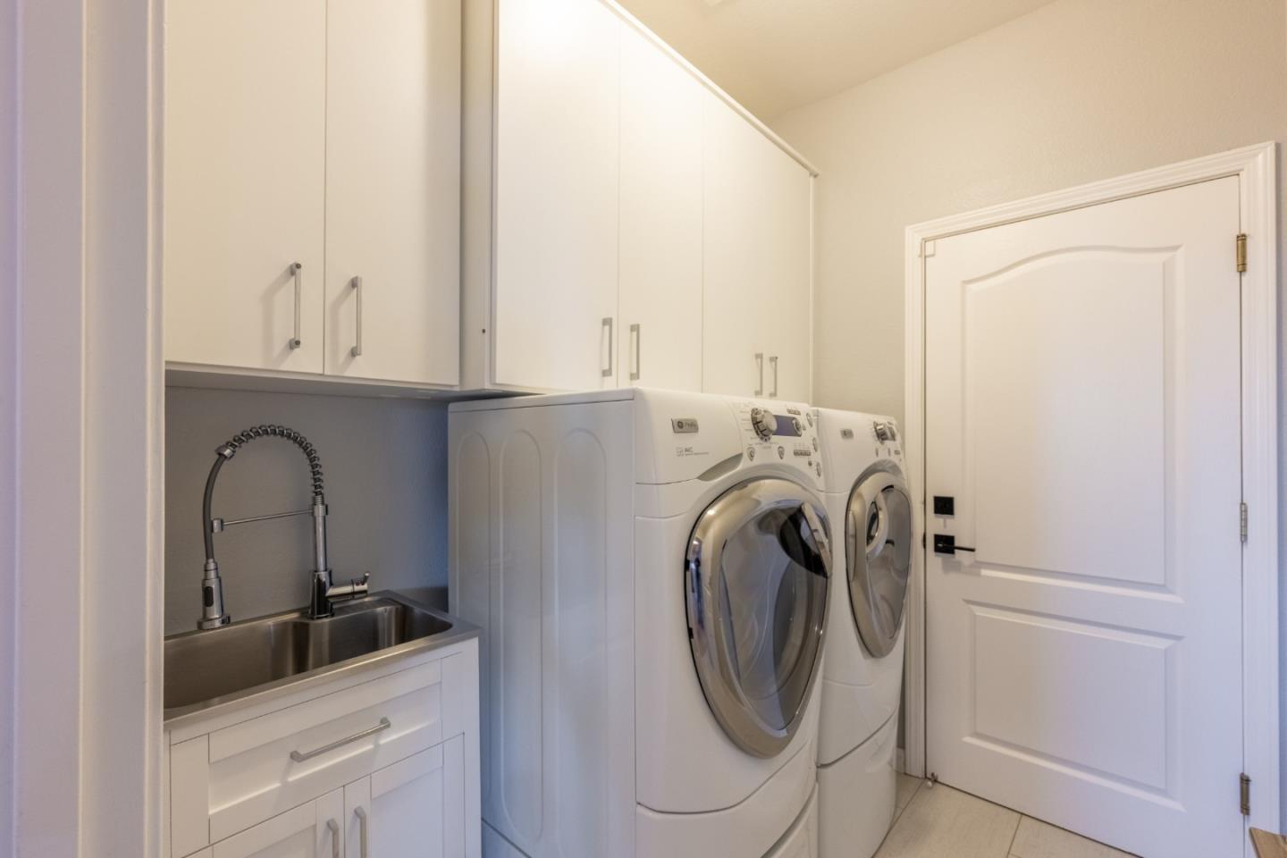 Detail Gallery Image 19 of 47 For 4460 Ocean Heights Ct, Seaside,  CA 93955 - 5 Beds | 3 Baths