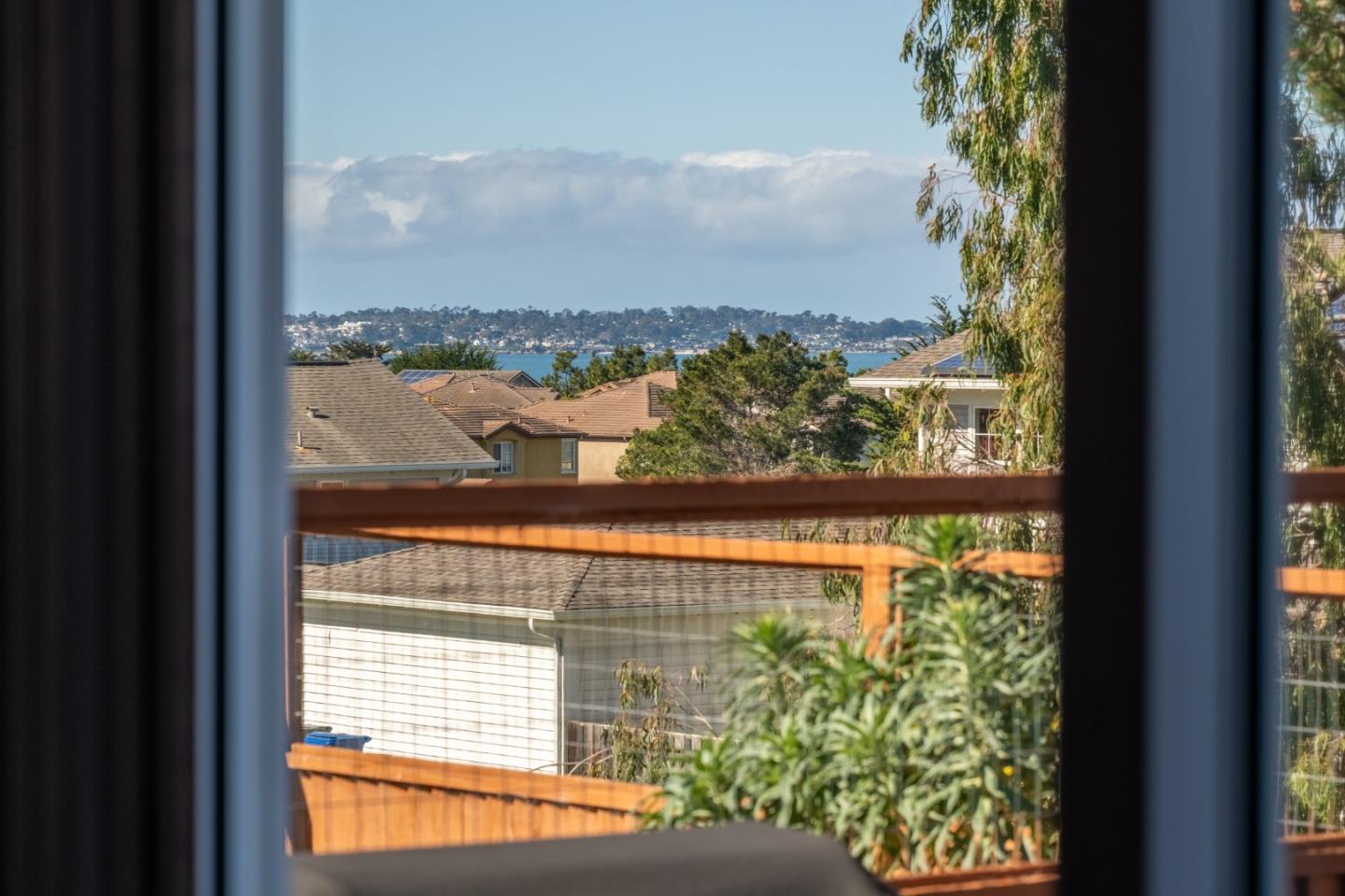 Detail Gallery Image 40 of 47 For 4460 Ocean Heights Ct, Seaside,  CA 93955 - 5 Beds | 3 Baths