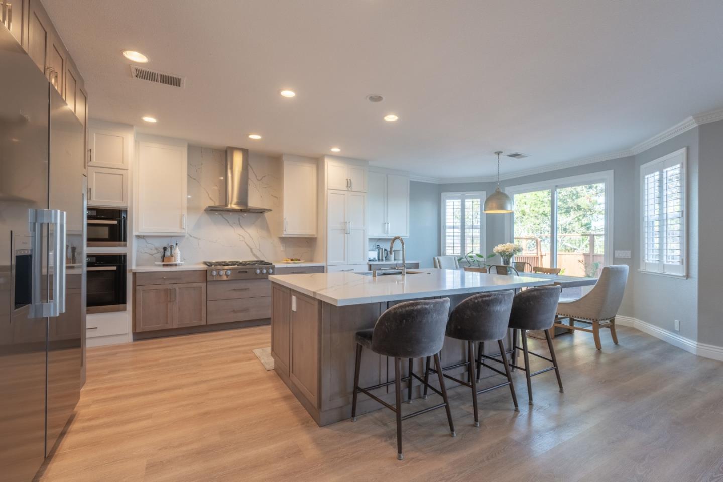 Detail Gallery Image 5 of 47 For 4460 Ocean Heights Ct, Seaside,  CA 93955 - 5 Beds | 3 Baths