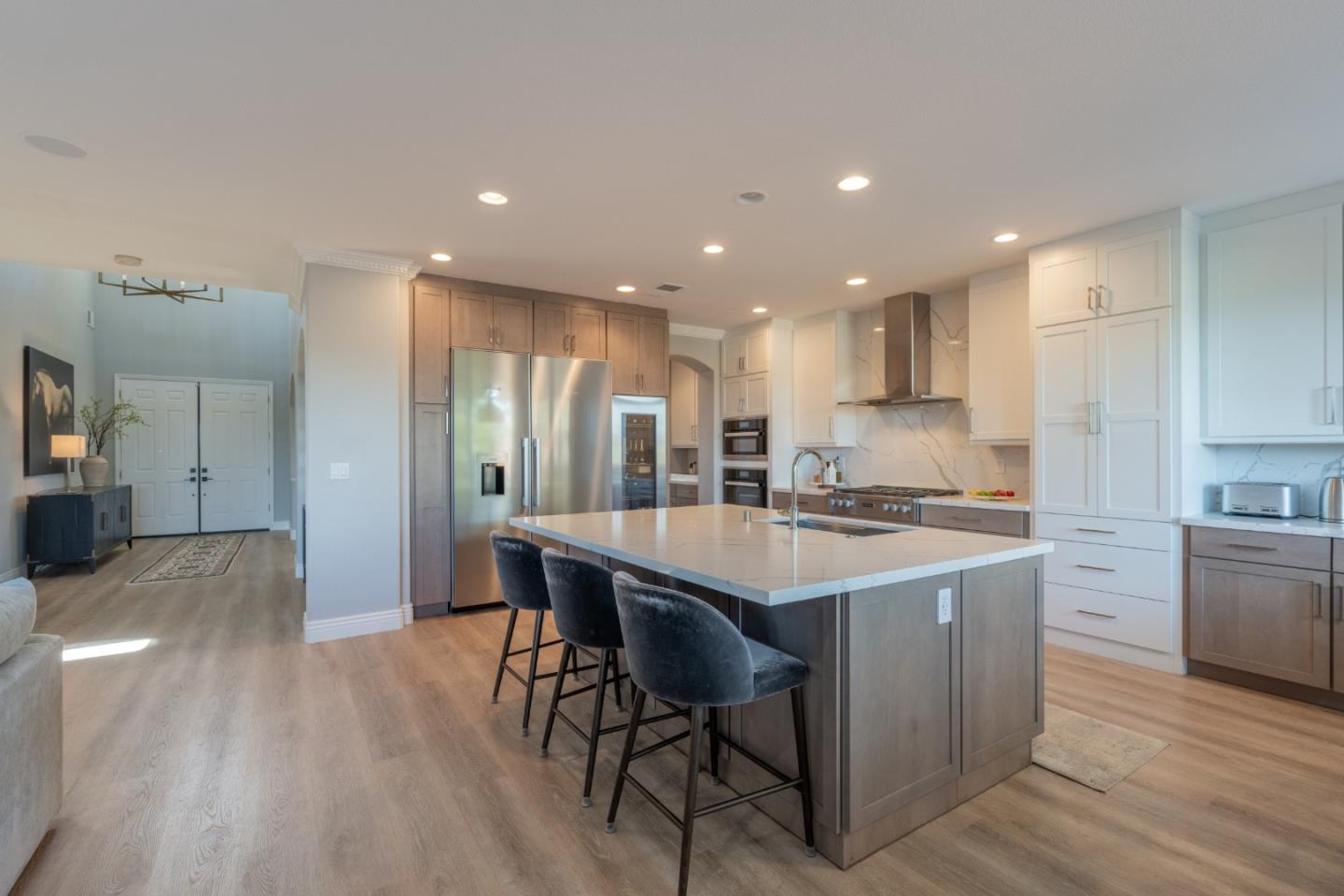 Detail Gallery Image 6 of 47 For 4460 Ocean Heights Ct, Seaside,  CA 93955 - 5 Beds | 3 Baths