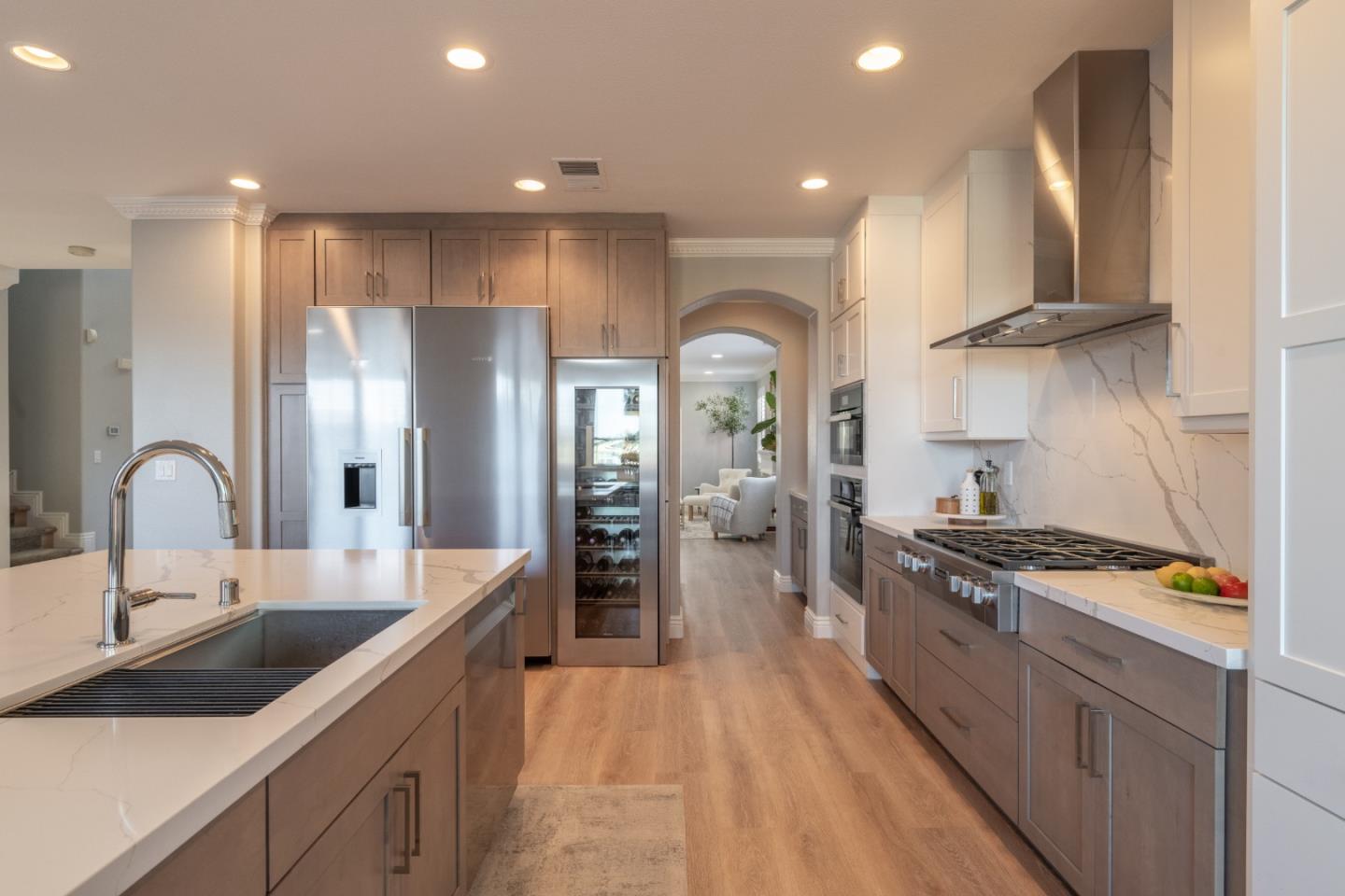 Detail Gallery Image 9 of 47 For 4460 Ocean Heights Ct, Seaside,  CA 93955 - 5 Beds | 3 Baths