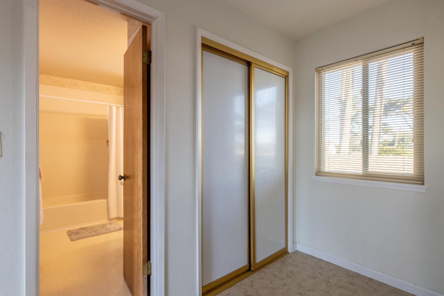 Detail Gallery Image 22 of 31 For 128 Cypress Grove Ct, Marina,  CA 93933 - 2 Beds | 1/1 Baths