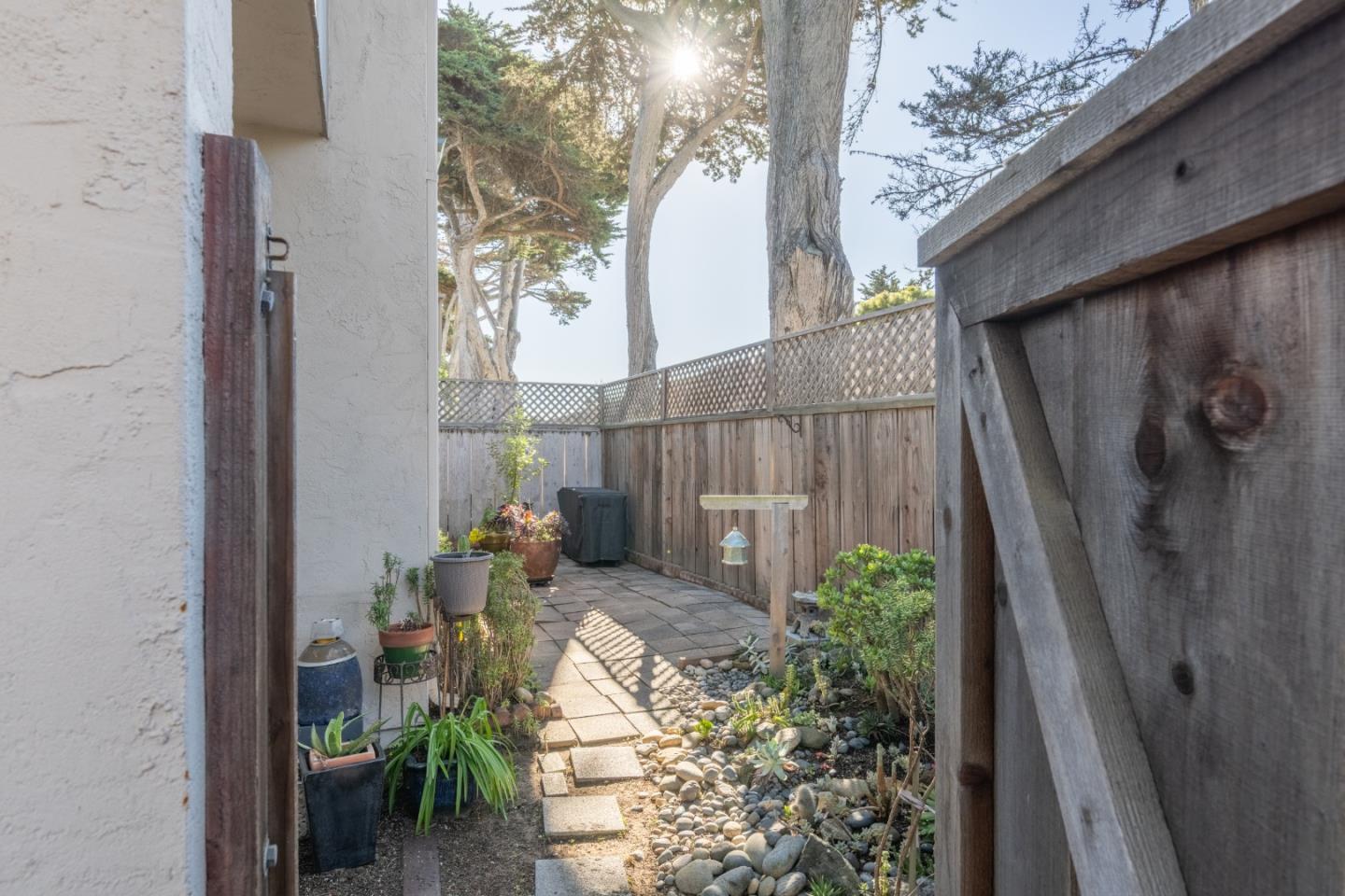 Detail Gallery Image 26 of 31 For 128 Cypress Grove Ct, Marina,  CA 93933 - 2 Beds | 1/1 Baths