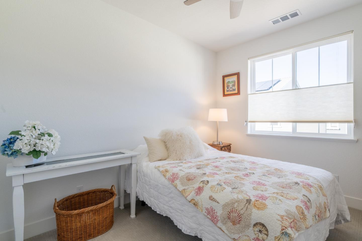 Detail Gallery Image 13 of 28 For 2773 Telegraph Blvd, Marina,  CA 93933 - 3 Beds | 2/1 Baths