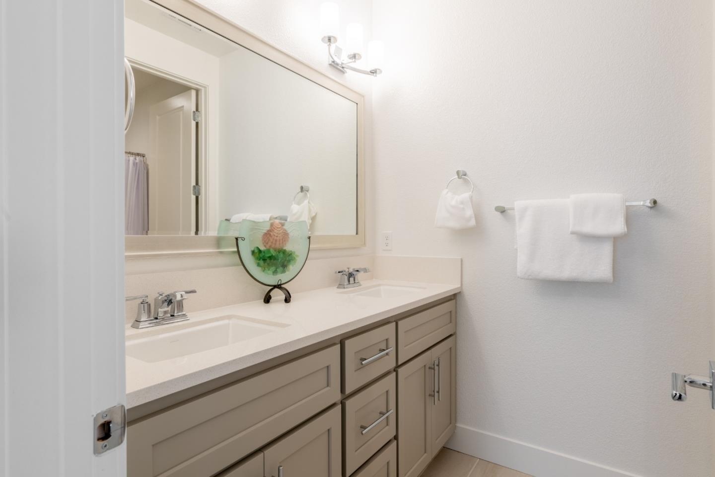 Detail Gallery Image 15 of 28 For 2773 Telegraph Blvd, Marina,  CA 93933 - 3 Beds | 2/1 Baths