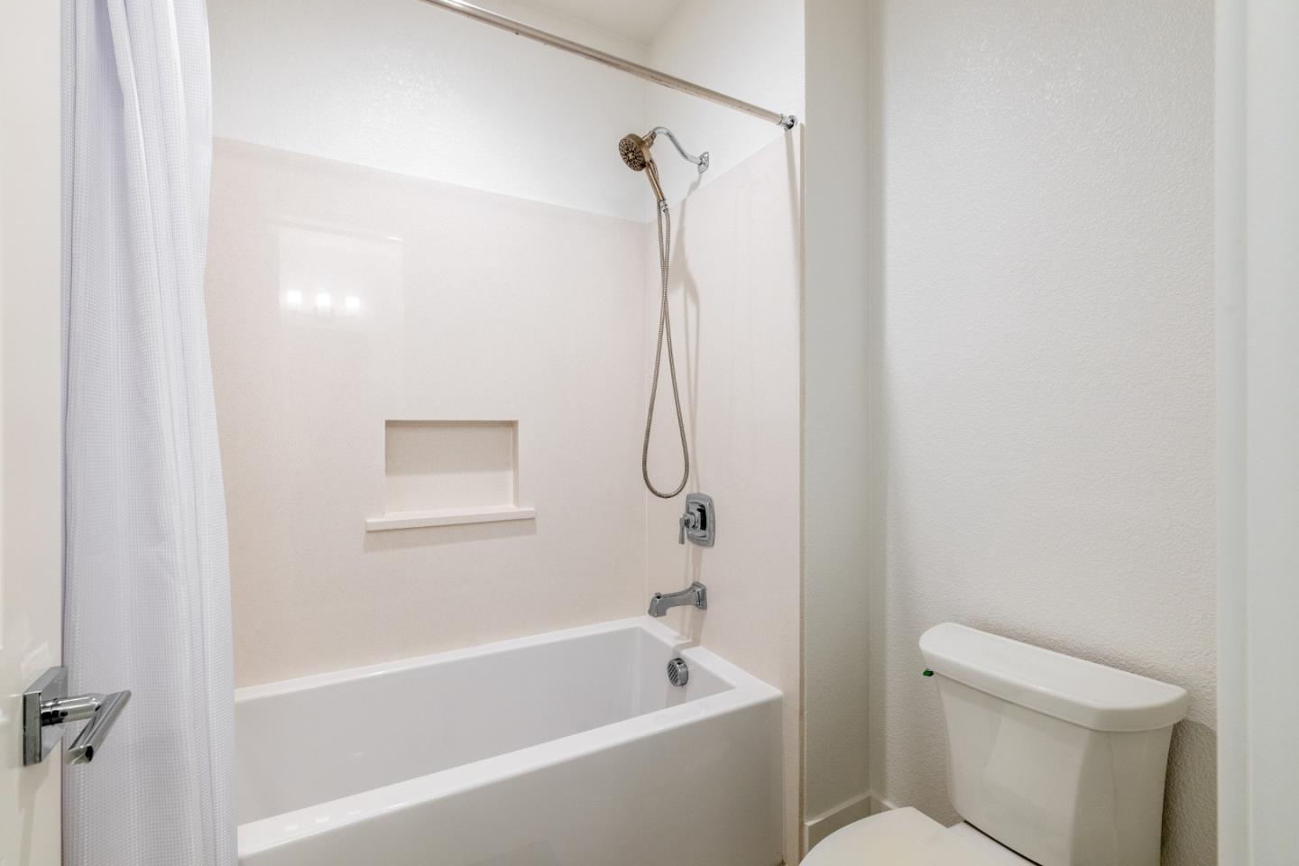 Detail Gallery Image 16 of 28 For 2773 Telegraph Blvd, Marina,  CA 93933 - 3 Beds | 2/1 Baths