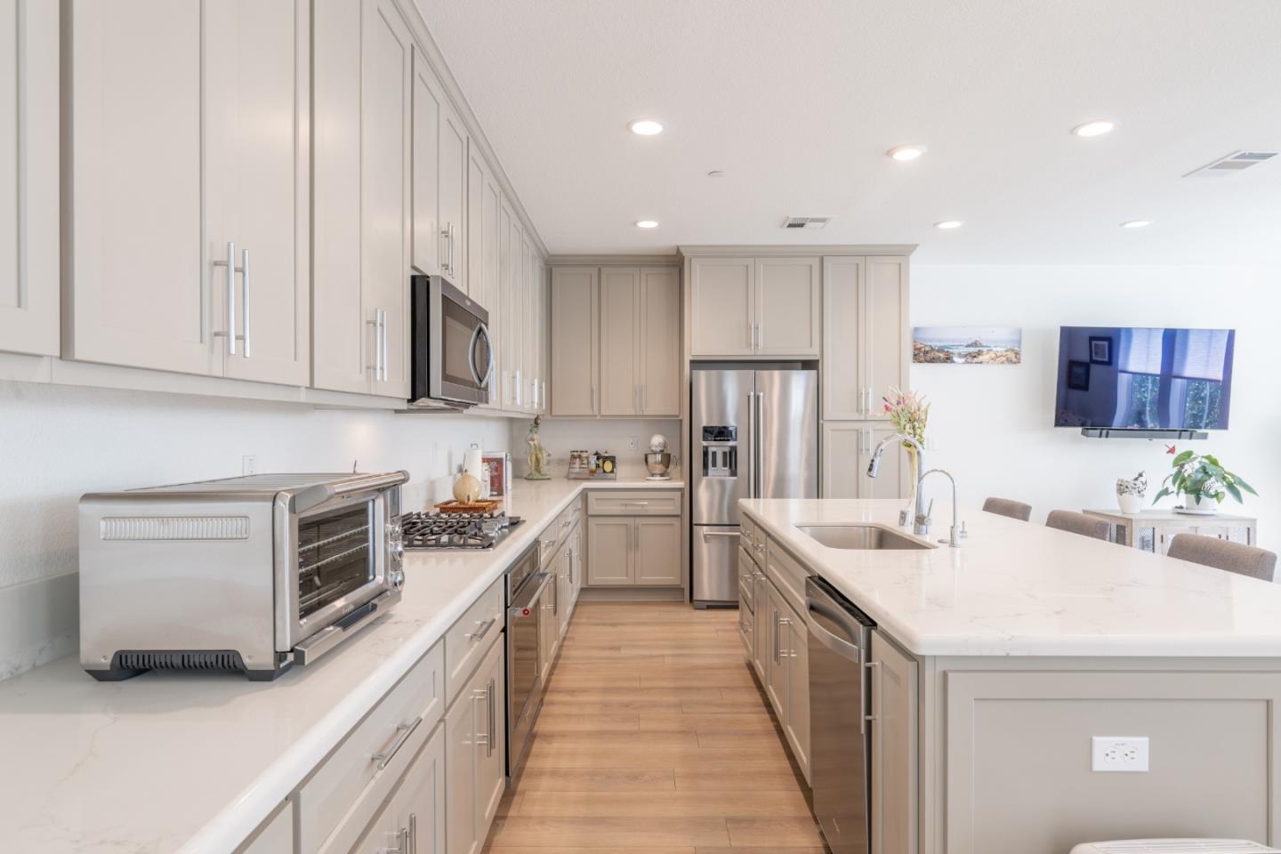 Detail Gallery Image 3 of 28 For 2773 Telegraph Blvd, Marina,  CA 93933 - 3 Beds | 2/1 Baths