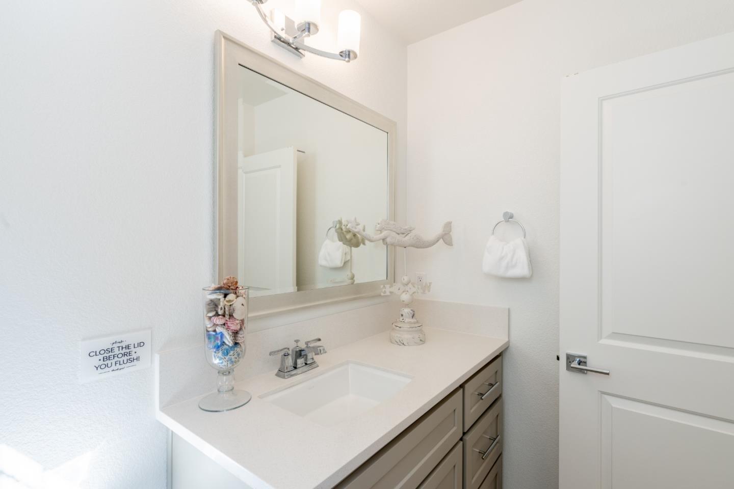 Detail Gallery Image 8 of 28 For 2773 Telegraph Blvd, Marina,  CA 93933 - 3 Beds | 2/1 Baths