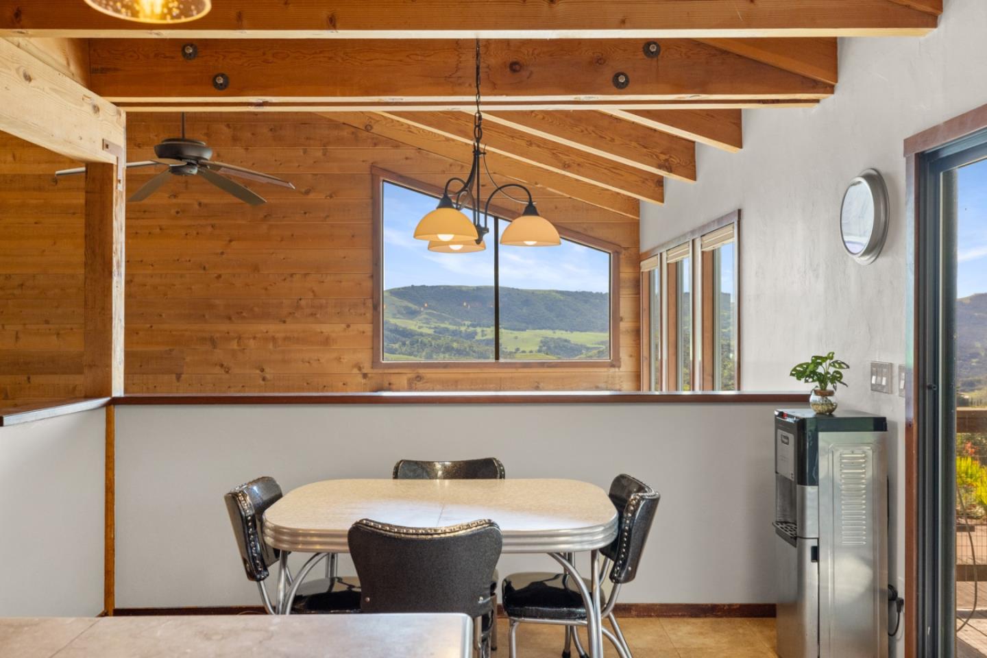 Detail Gallery Image 20 of 69 For 26470 Tierra Vista Ln, Salinas,  CA 93908 - 4 Beds | 4 Baths