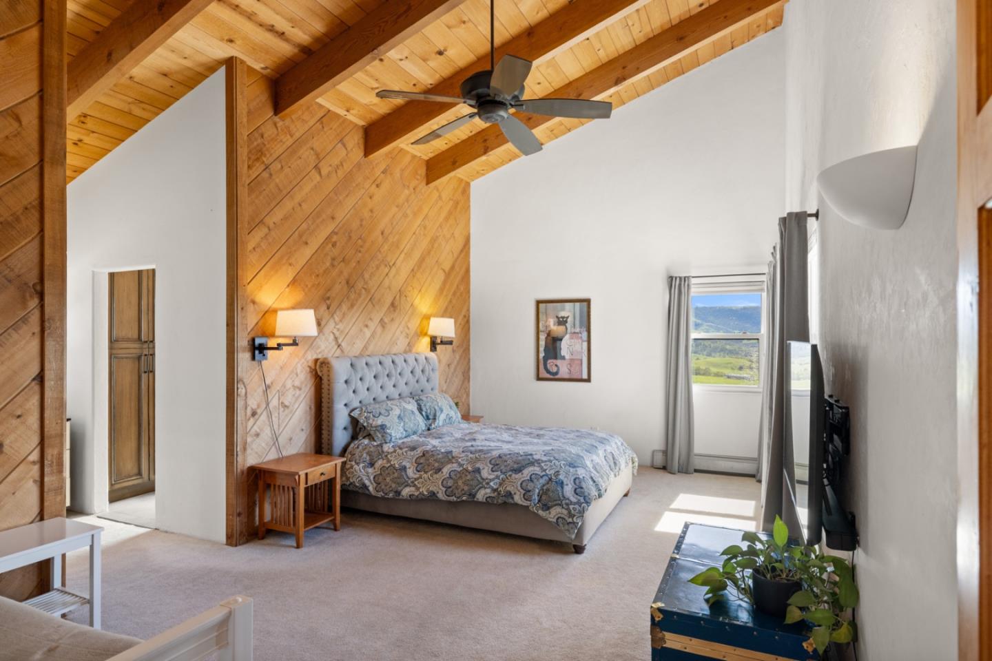 Detail Gallery Image 24 of 69 For 26470 Tierra Vista Ln, Salinas,  CA 93908 - 4 Beds | 4 Baths