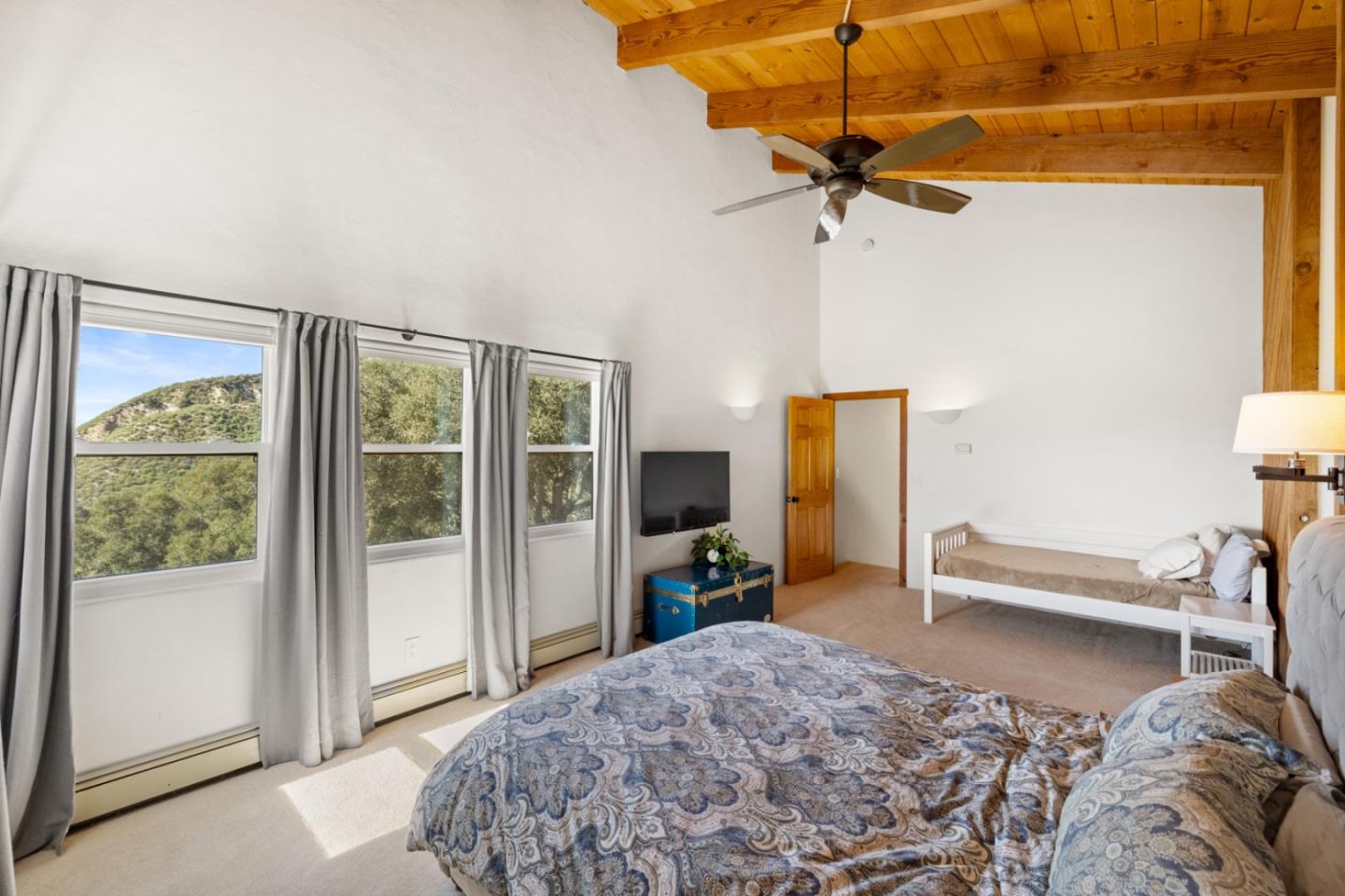 Detail Gallery Image 27 of 69 For 26470 Tierra Vista Ln, Salinas,  CA 93908 - 4 Beds | 4 Baths