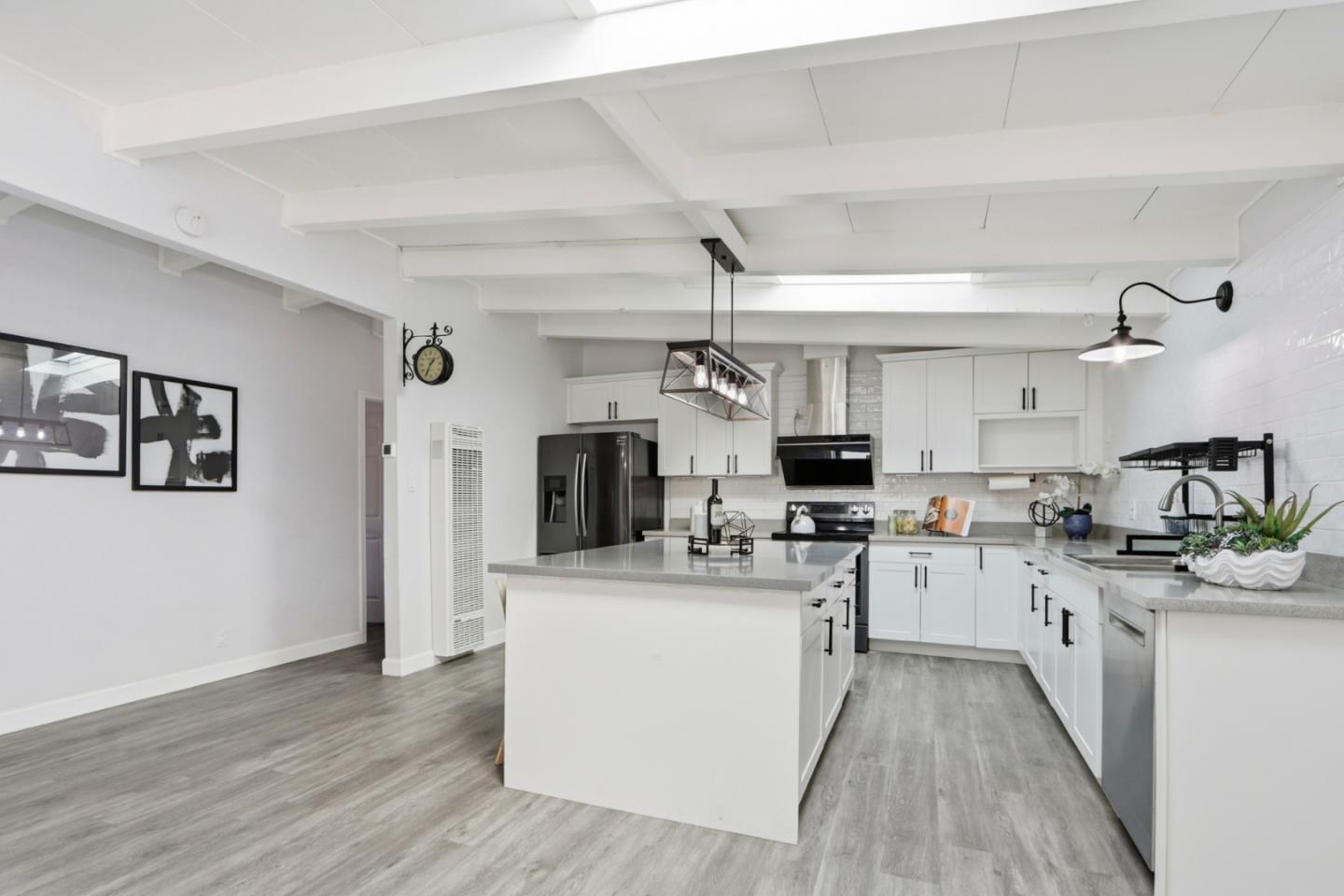 Detail Gallery Image 13 of 51 For 1647 Jupiter Dr, Milpitas,  CA 95035 - 3 Beds | 2 Baths