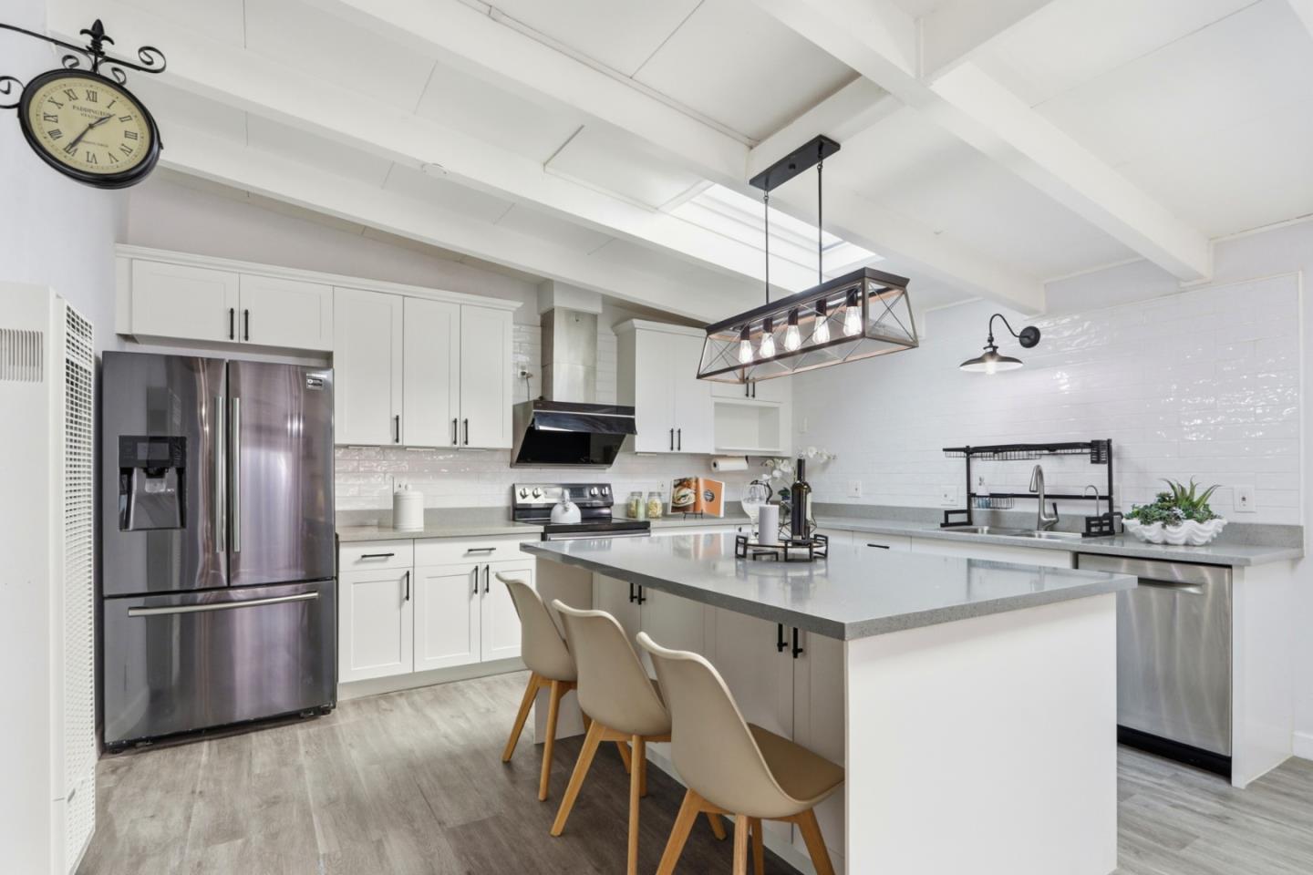 Detail Gallery Image 14 of 51 For 1647 Jupiter Dr, Milpitas,  CA 95035 - 3 Beds | 2 Baths