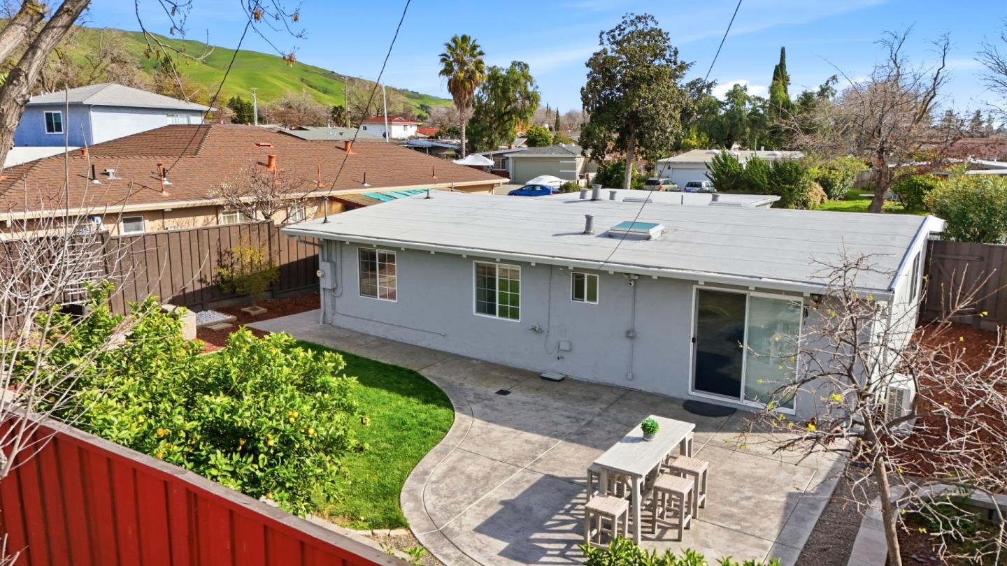 Detail Gallery Image 33 of 51 For 1647 Jupiter Dr, Milpitas,  CA 95035 - 3 Beds | 2 Baths