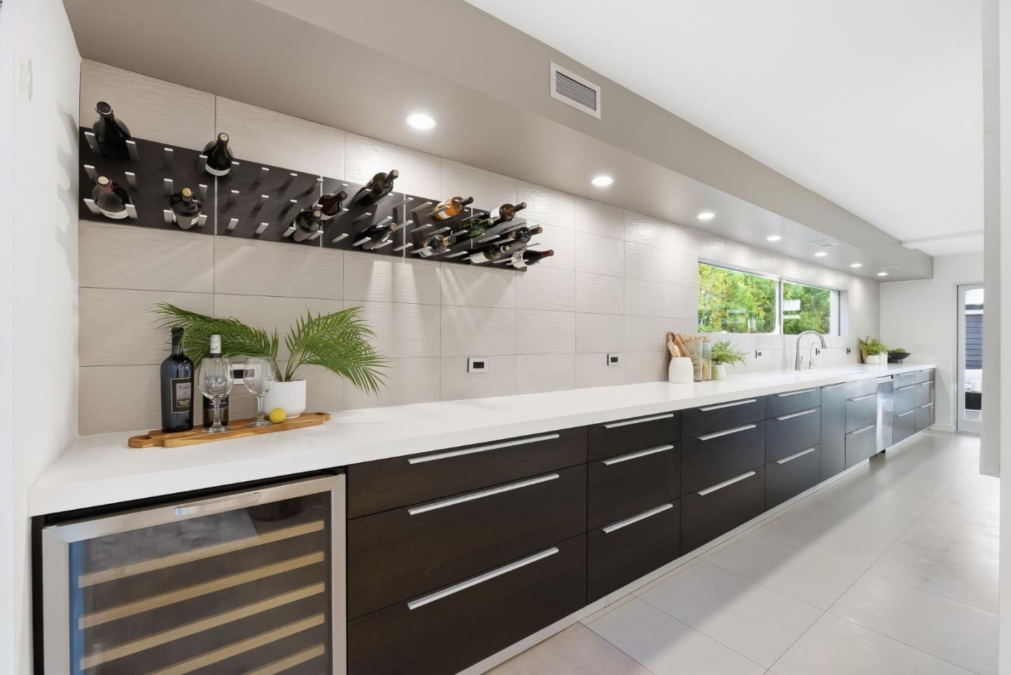 Detail Gallery Image 10 of 63 For 129 Lowell Ave, Palo Alto,  CA 94301 - 4 Beds | 2/1 Baths