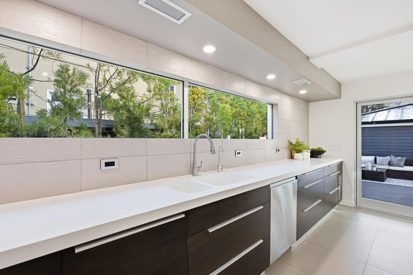 Detail Gallery Image 14 of 63 For 129 Lowell Ave, Palo Alto,  CA 94301 - 4 Beds | 2/1 Baths