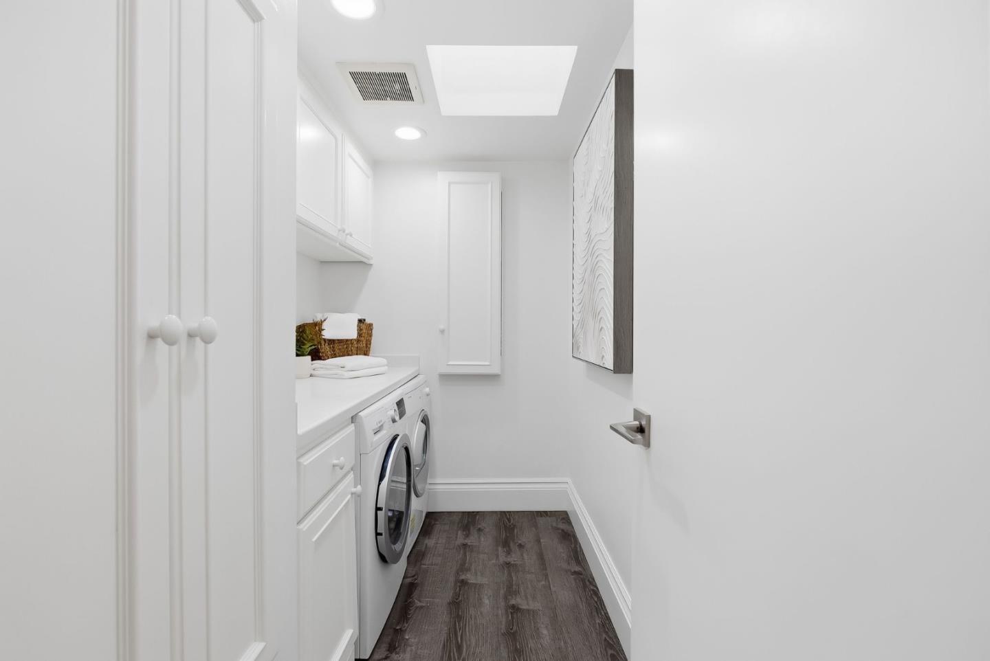 Detail Gallery Image 26 of 63 For 129 Lowell Ave, Palo Alto,  CA 94301 - 4 Beds | 2/1 Baths