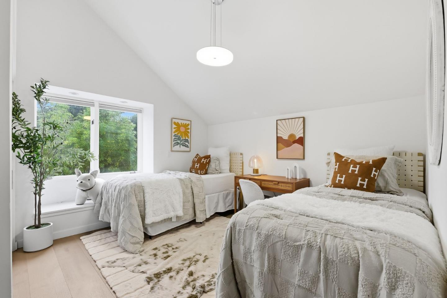 Detail Gallery Image 29 of 63 For 129 Lowell Ave, Palo Alto,  CA 94301 - 4 Beds | 2/1 Baths