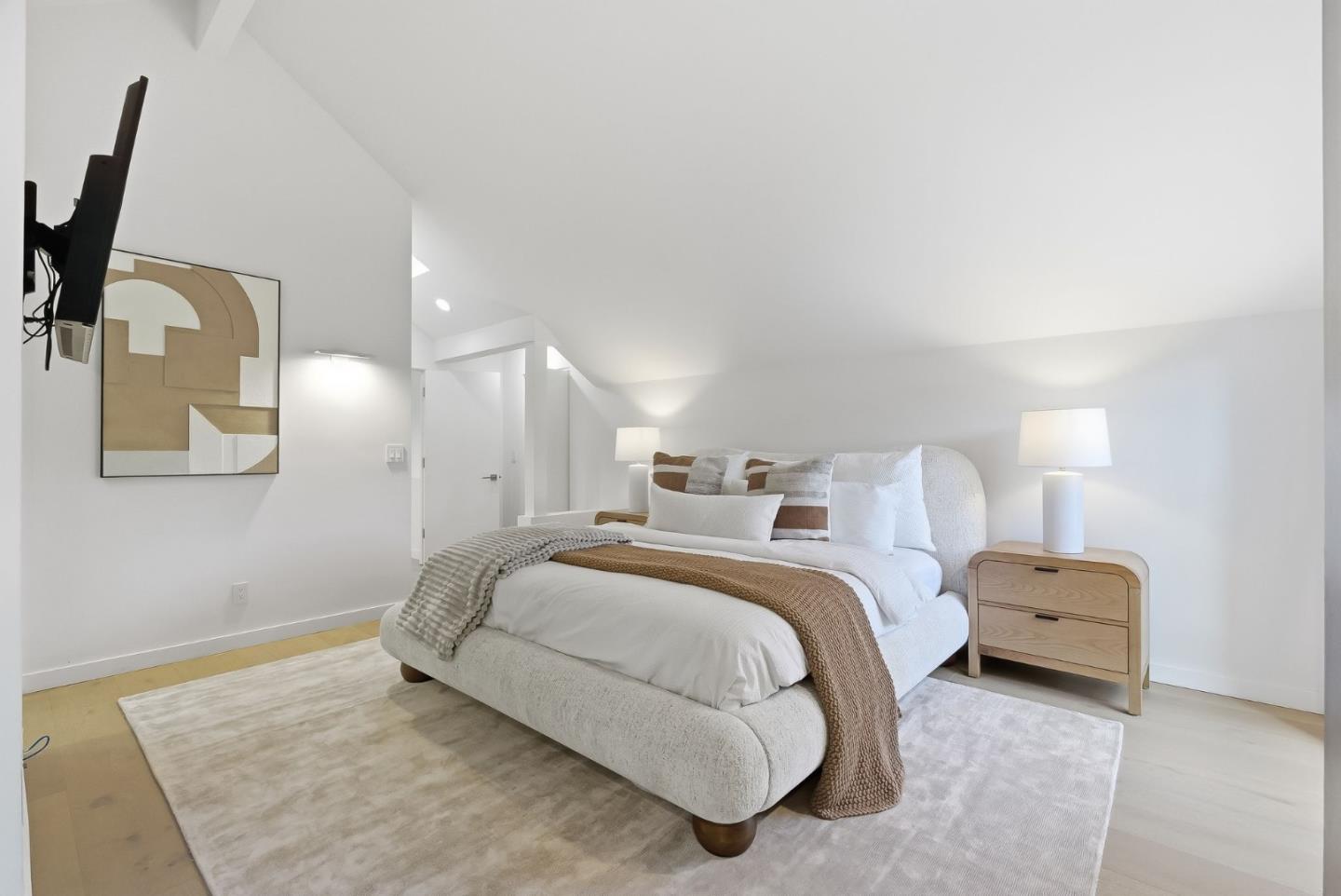 Detail Gallery Image 34 of 63 For 129 Lowell Ave, Palo Alto,  CA 94301 - 4 Beds | 2/1 Baths