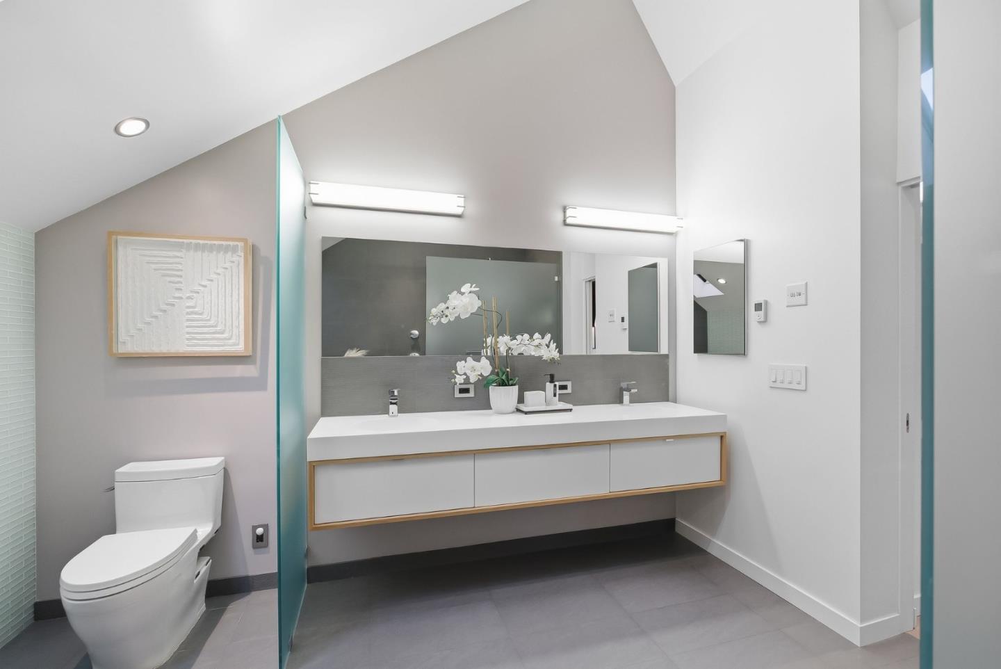 Detail Gallery Image 39 of 63 For 129 Lowell Ave, Palo Alto,  CA 94301 - 4 Beds | 2/1 Baths