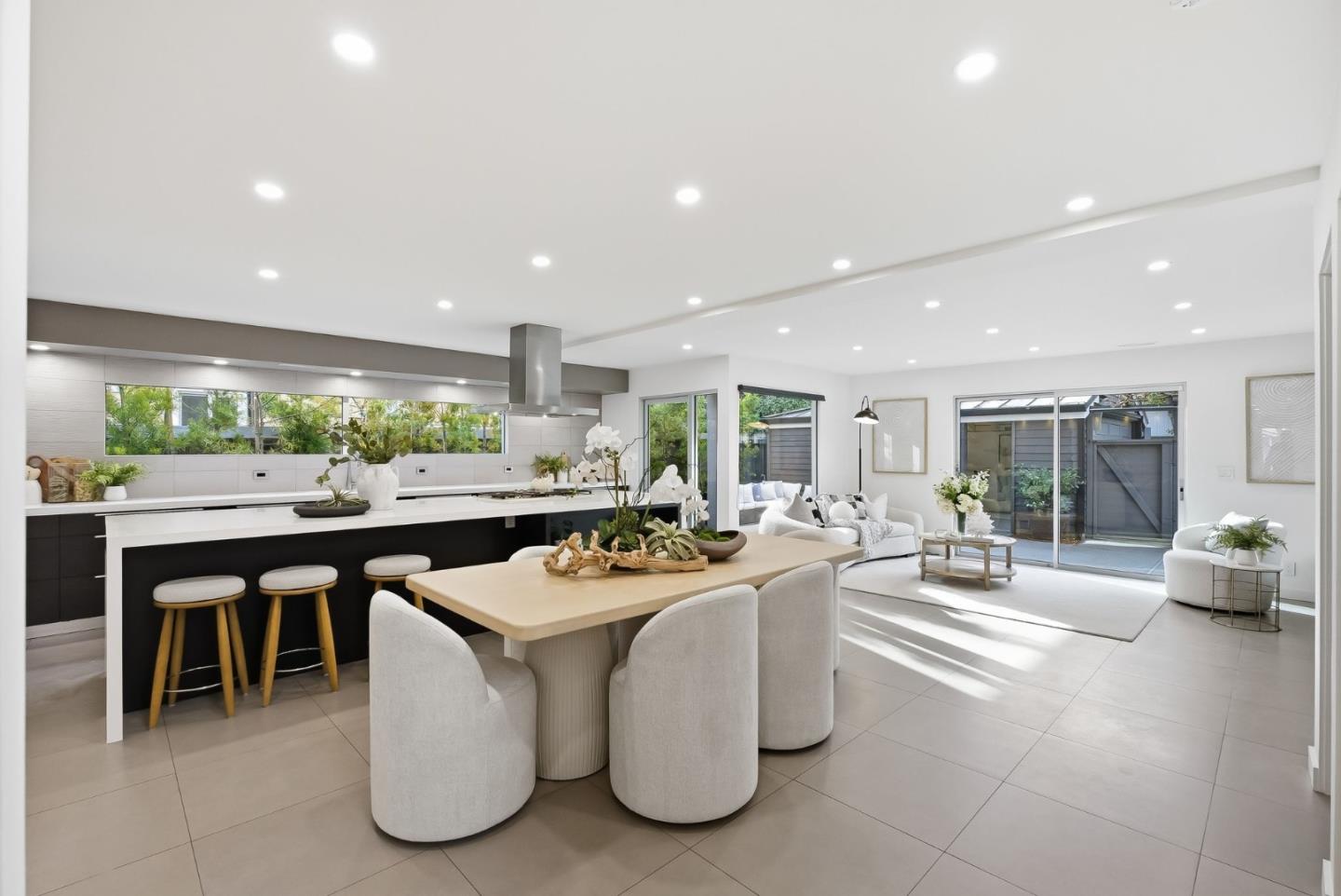 Detail Gallery Image 4 of 63 For 129 Lowell Ave, Palo Alto,  CA 94301 - 4 Beds | 2/1 Baths