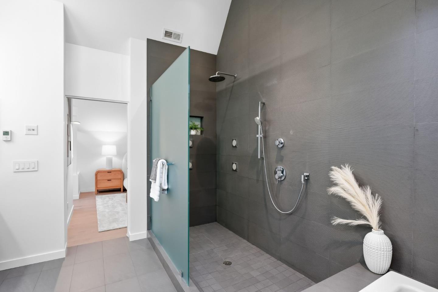 Detail Gallery Image 41 of 63 For 129 Lowell Ave, Palo Alto,  CA 94301 - 4 Beds | 2/1 Baths