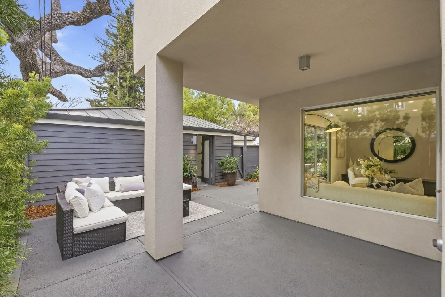 Detail Gallery Image 42 of 63 For 129 Lowell Ave, Palo Alto,  CA 94301 - 4 Beds | 2/1 Baths