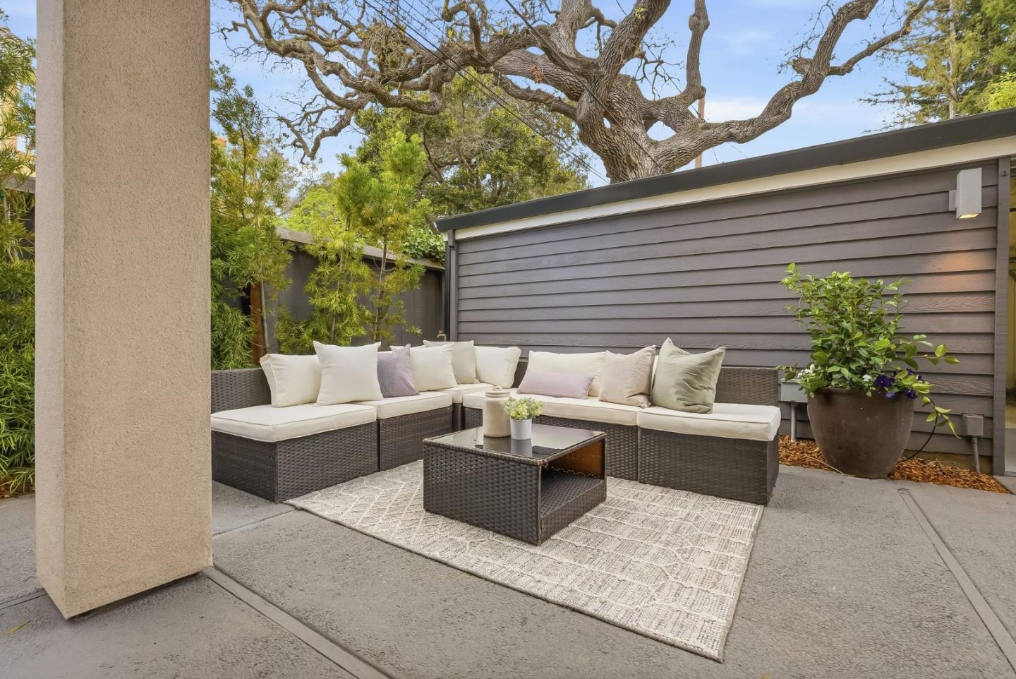 Detail Gallery Image 43 of 63 For 129 Lowell Ave, Palo Alto,  CA 94301 - 4 Beds | 2/1 Baths