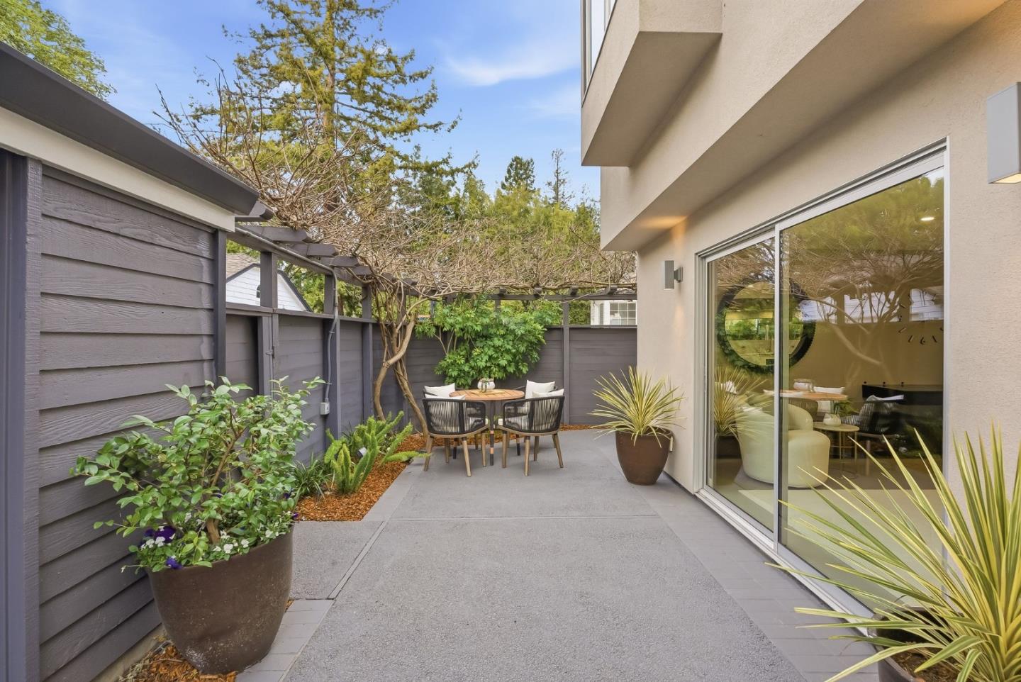 Detail Gallery Image 44 of 63 For 129 Lowell Ave, Palo Alto,  CA 94301 - 4 Beds | 2/1 Baths