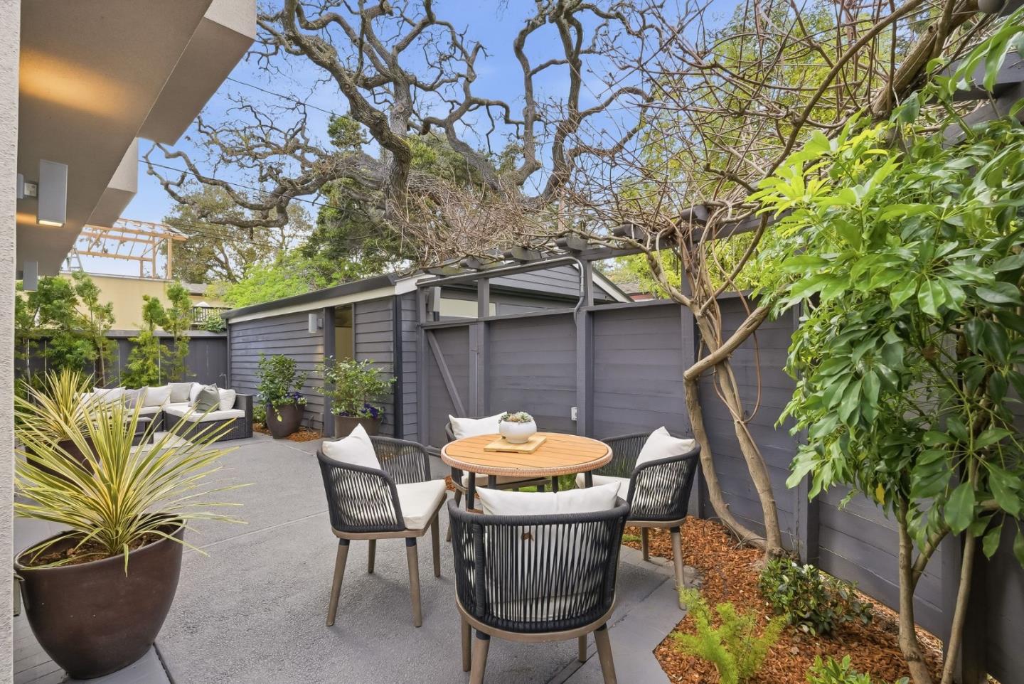 Detail Gallery Image 45 of 63 For 129 Lowell Ave, Palo Alto,  CA 94301 - 4 Beds | 2/1 Baths