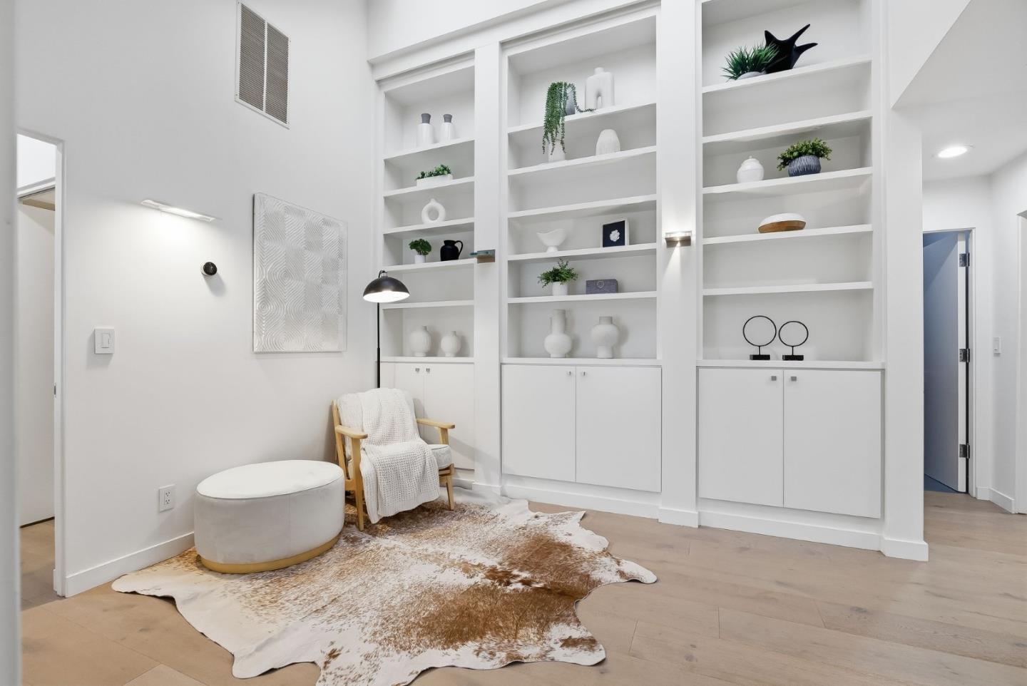 Detail Gallery Image 5 of 63 For 129 Lowell Ave, Palo Alto,  CA 94301 - 4 Beds | 2/1 Baths