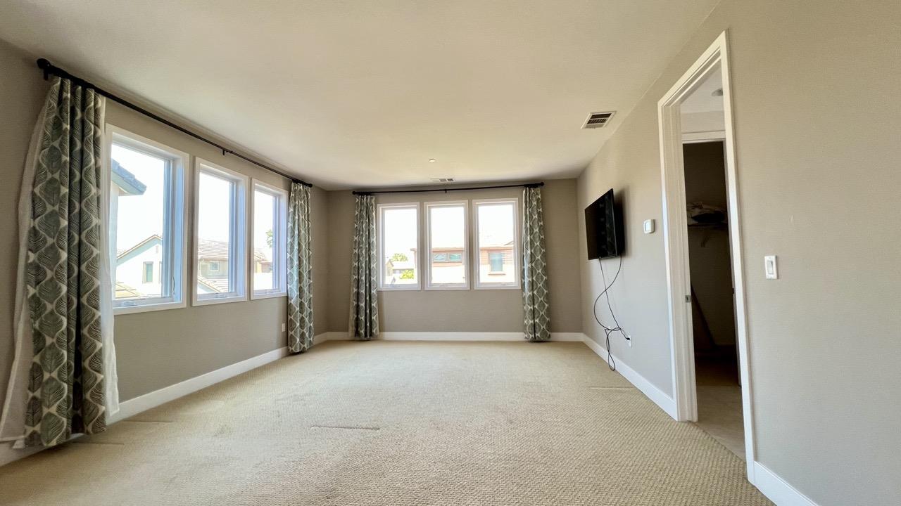 Detail Gallery Image 16 of 24 For 3517 Alma Village Cir, Palo Alto,  CA 94306 - 4 Beds | 4/1 Baths