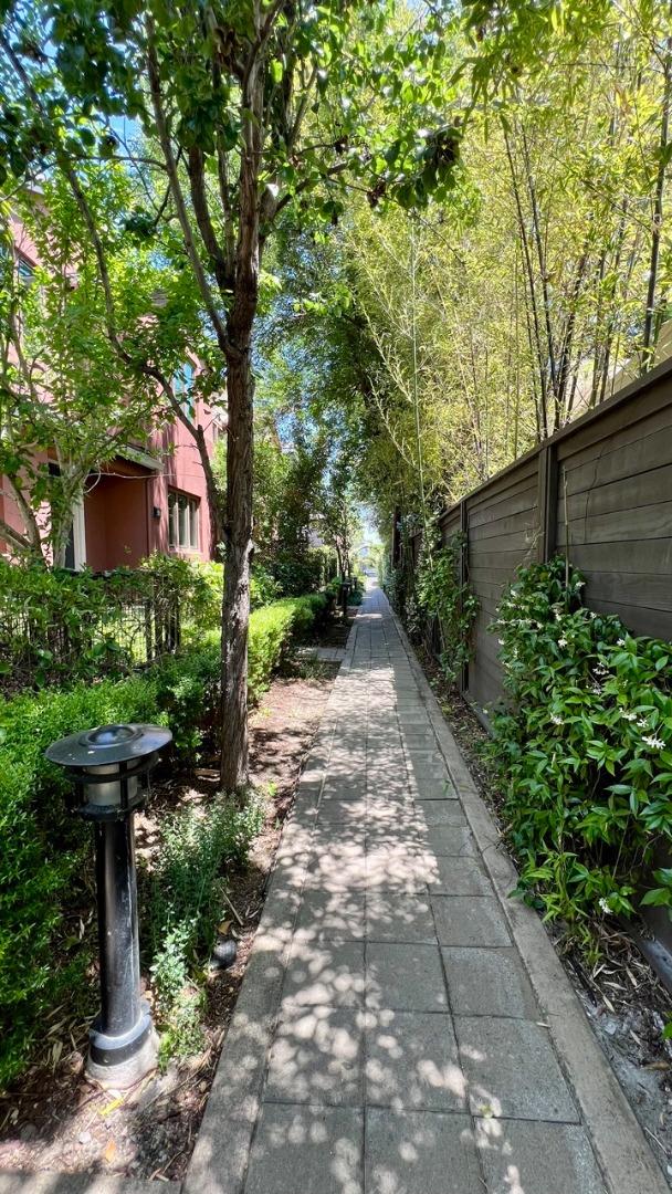 Detail Gallery Image 22 of 24 For 3517 Alma Village Cir, Palo Alto,  CA 94306 - 4 Beds | 4/1 Baths