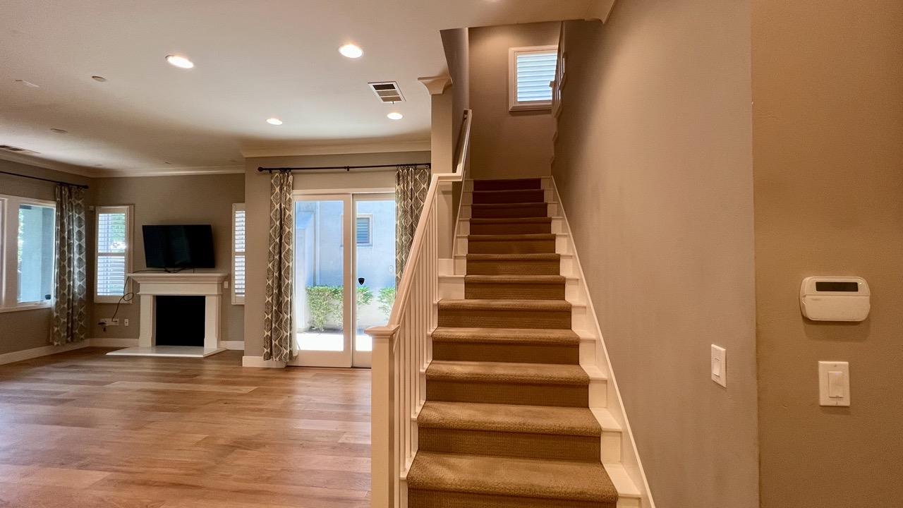 Detail Gallery Image 7 of 24 For 3517 Alma Village Cir, Palo Alto,  CA 94306 - 4 Beds | 4/1 Baths