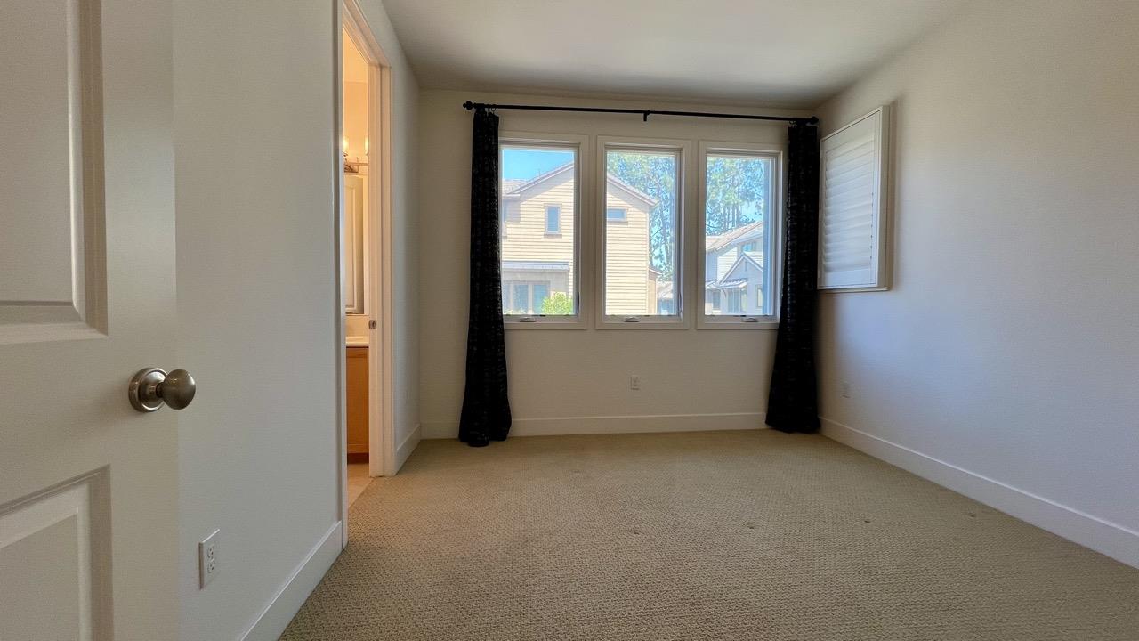 Detail Gallery Image 9 of 24 For 3517 Alma Village Cir, Palo Alto,  CA 94306 - 4 Beds | 4/1 Baths