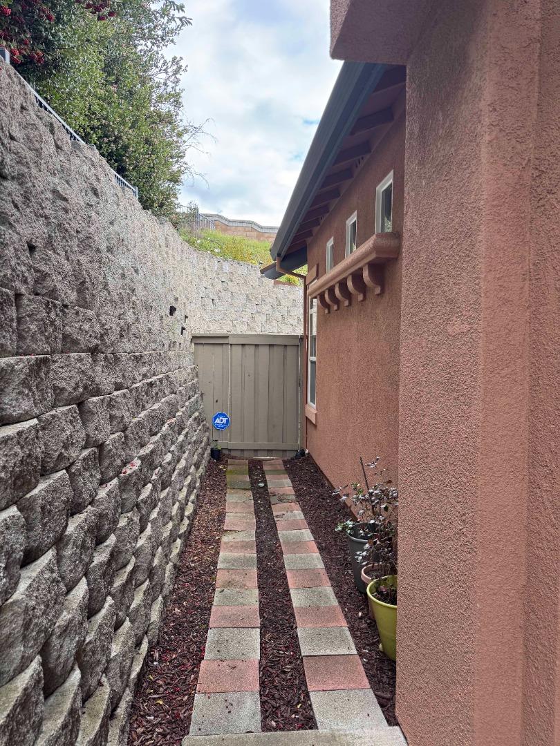 Detail Gallery Image 26 of 27 For 7817 Caracena Ct, Vallejo,  CA 94591 - 3 Beds | 2 Baths