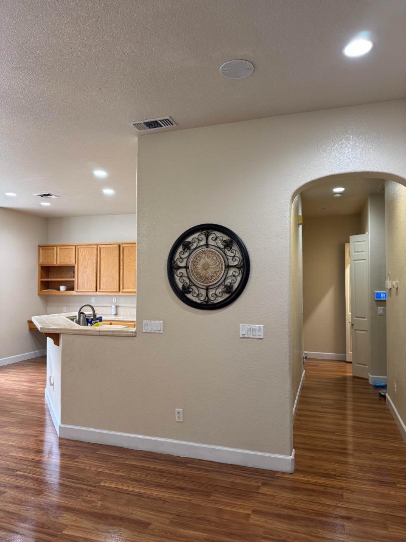 Detail Gallery Image 6 of 27 For 7817 Caracena Ct, Vallejo,  CA 94591 - 3 Beds | 2 Baths