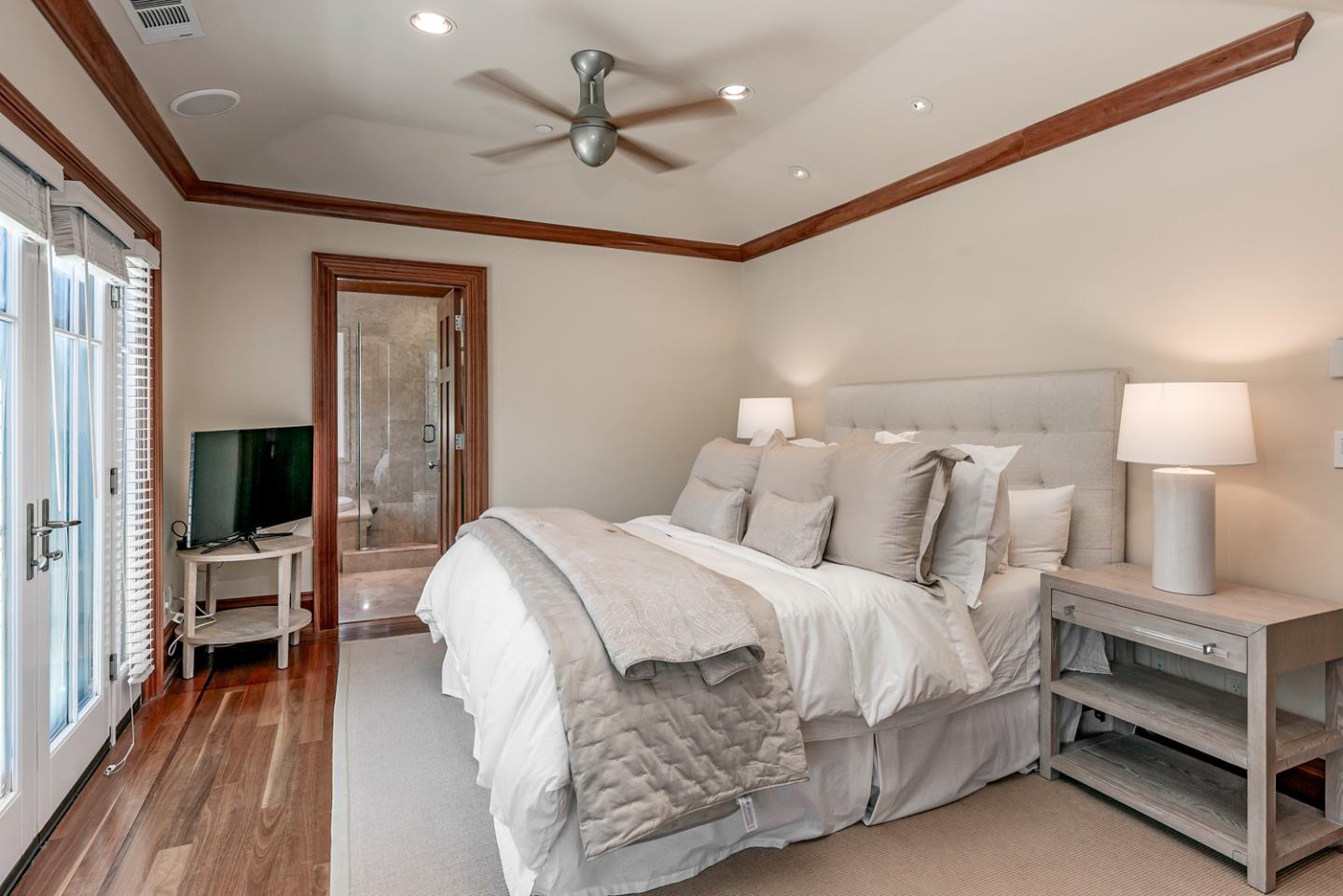 Detail Gallery Image 25 of 59 For 1 Redberry Rdg, Portola Valley,  CA 94028 - 5 Beds | 6/2 Baths