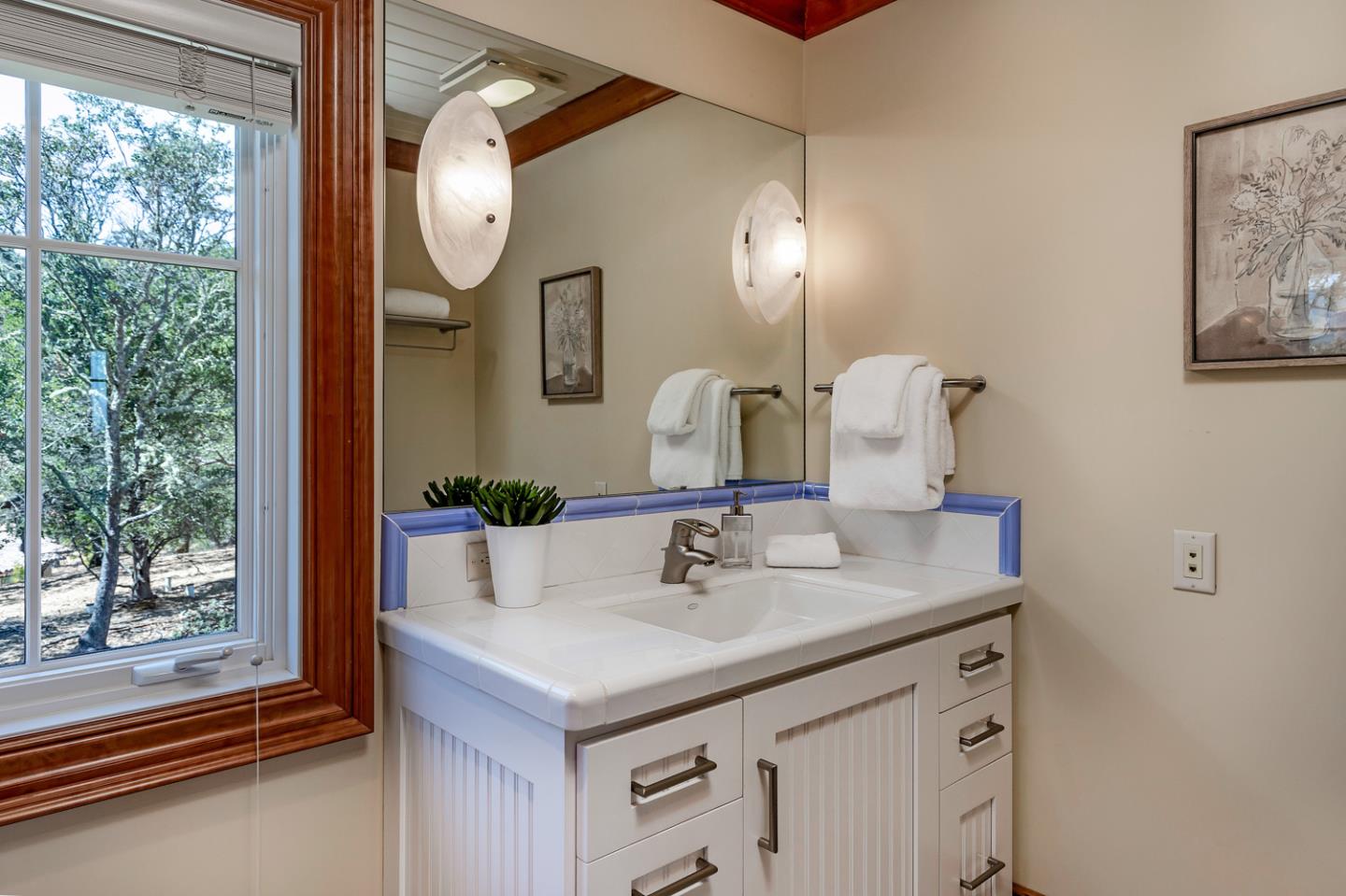 Detail Gallery Image 31 of 59 For 1 Redberry Rdg, Portola Valley,  CA 94028 - 5 Beds | 6/2 Baths