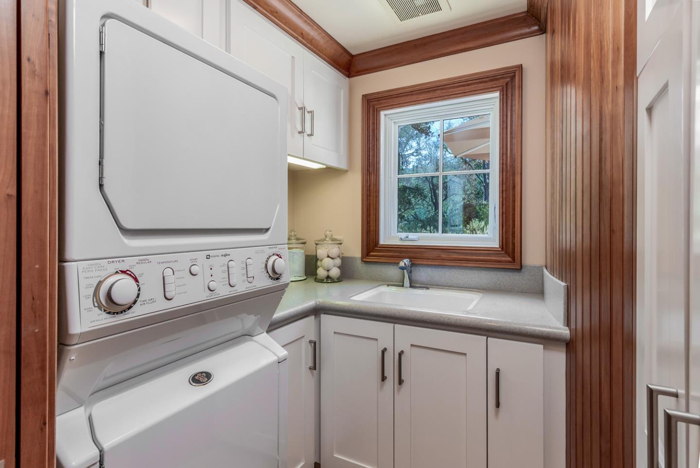 Detail Gallery Image 39 of 59 For 1 Redberry Rdg, Portola Valley,  CA 94028 - 5 Beds | 6/2 Baths