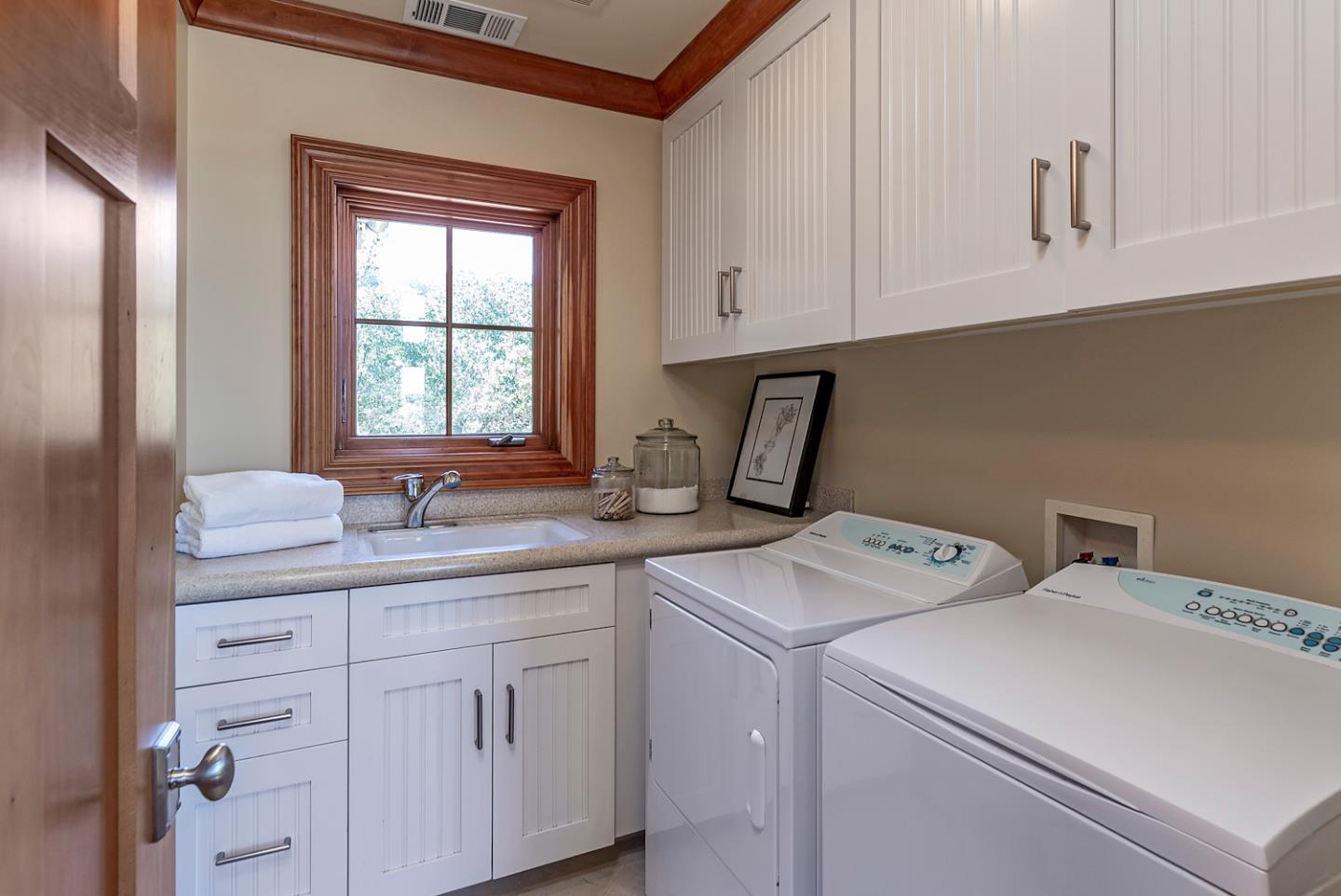 Detail Gallery Image 40 of 59 For 1 Redberry Rdg, Portola Valley,  CA 94028 - 5 Beds | 6/2 Baths