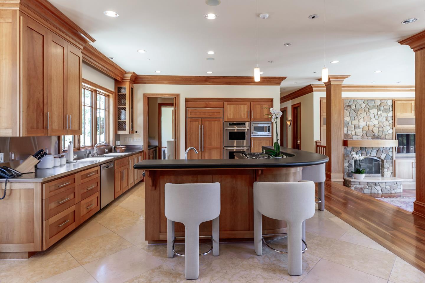 Detail Gallery Image 8 of 59 For 1 Redberry Rdg, Portola Valley,  CA 94028 - 5 Beds | 6/2 Baths