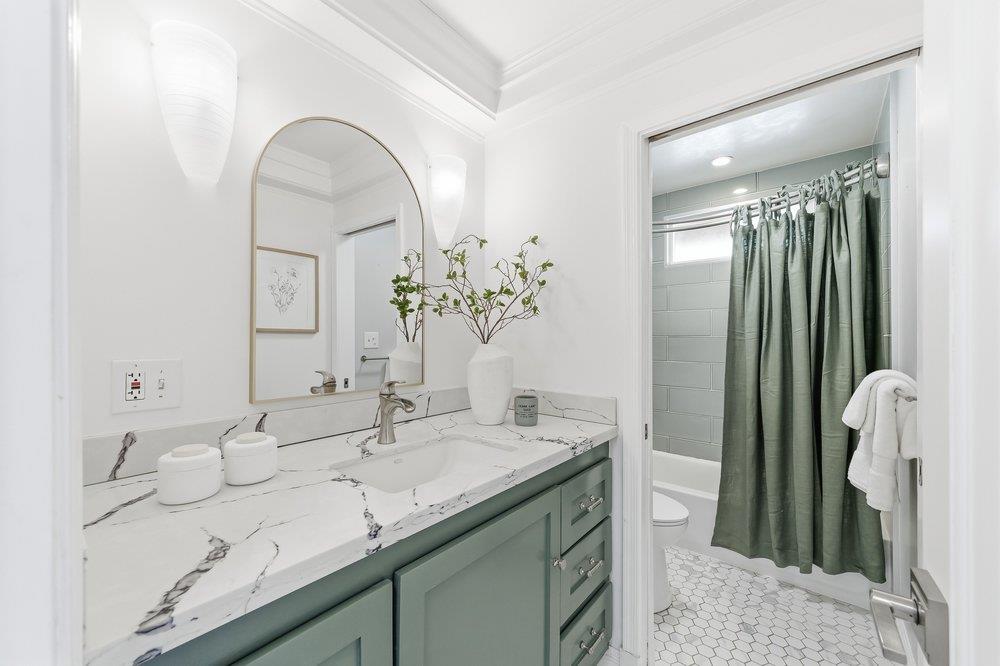 Detail Gallery Image 19 of 42 For 1179 Park Pacifica Ave, Pacifica,  CA 94044 - 5 Beds | 3 Baths