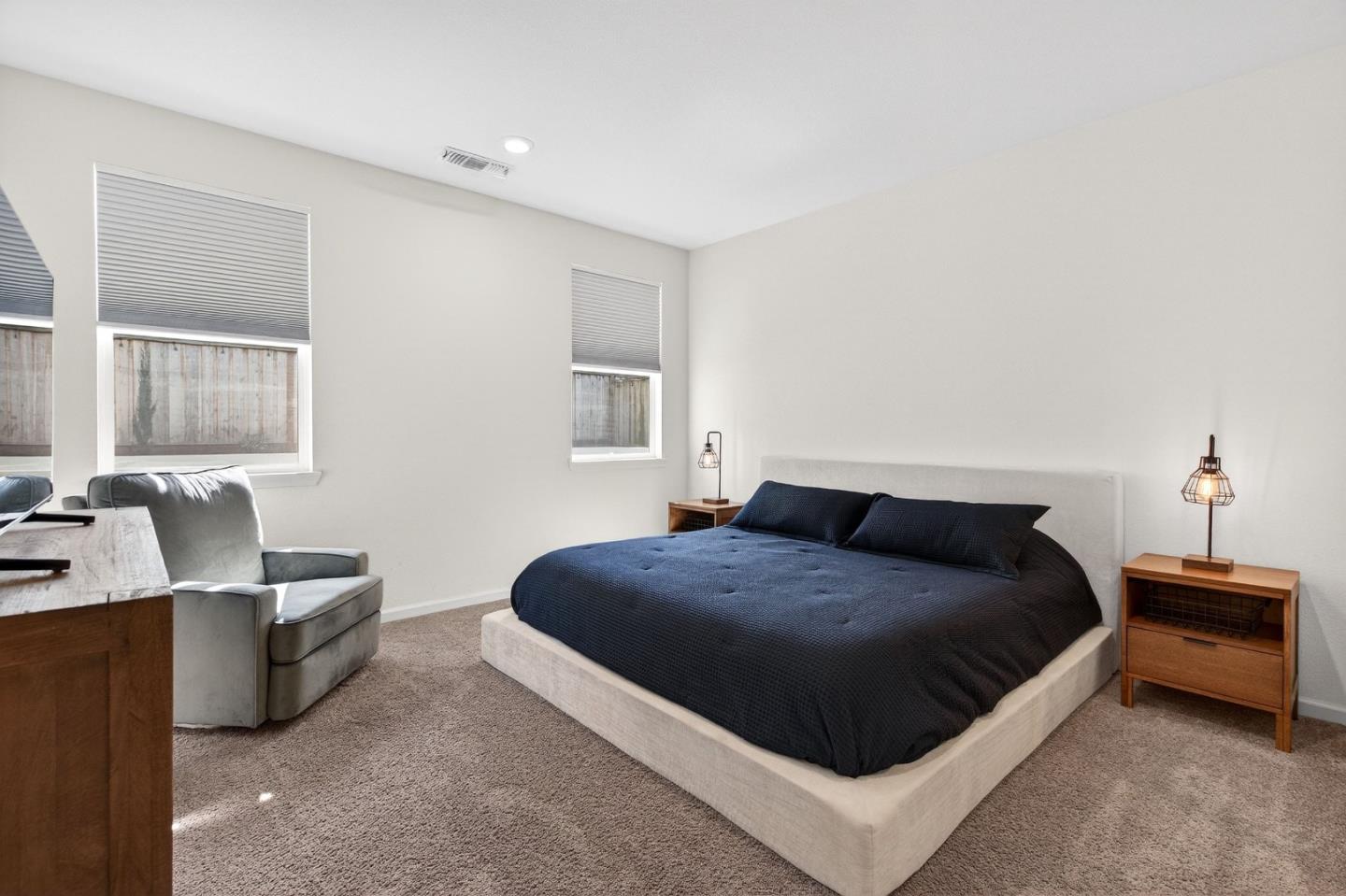 Detail Gallery Image 10 of 31 For 2001 Marigold St, Hollister,  CA 95023 - 3 Beds | 2 Baths